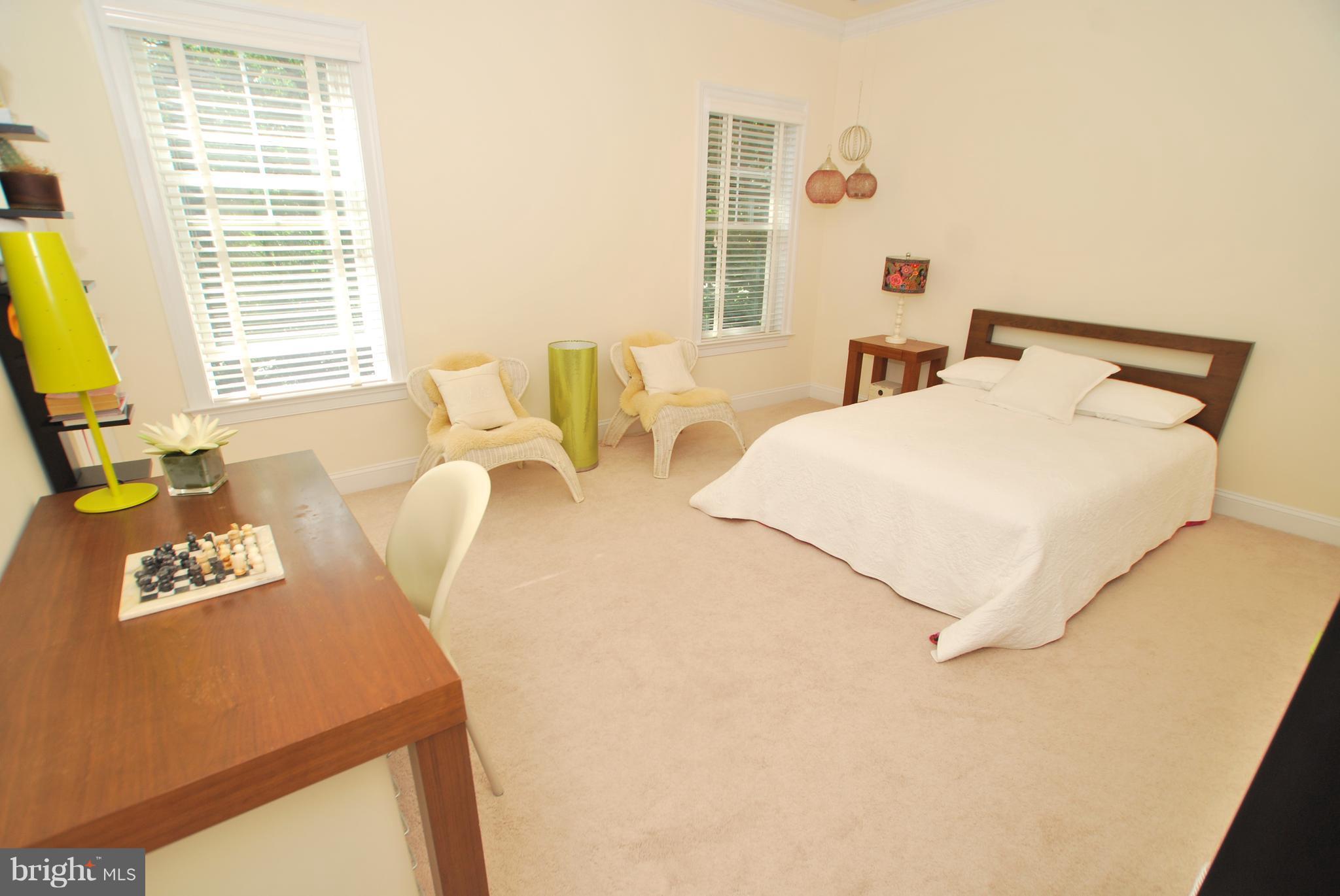WOLF TRAP DOWNS - Residential