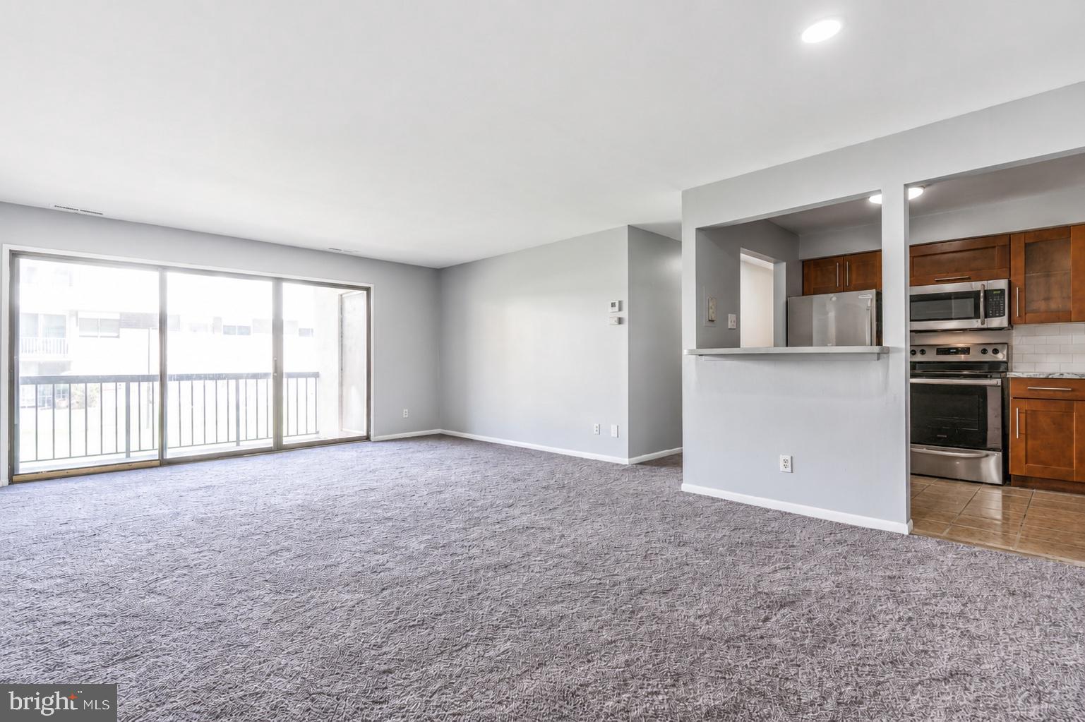 TREETOP CONDO - Residential