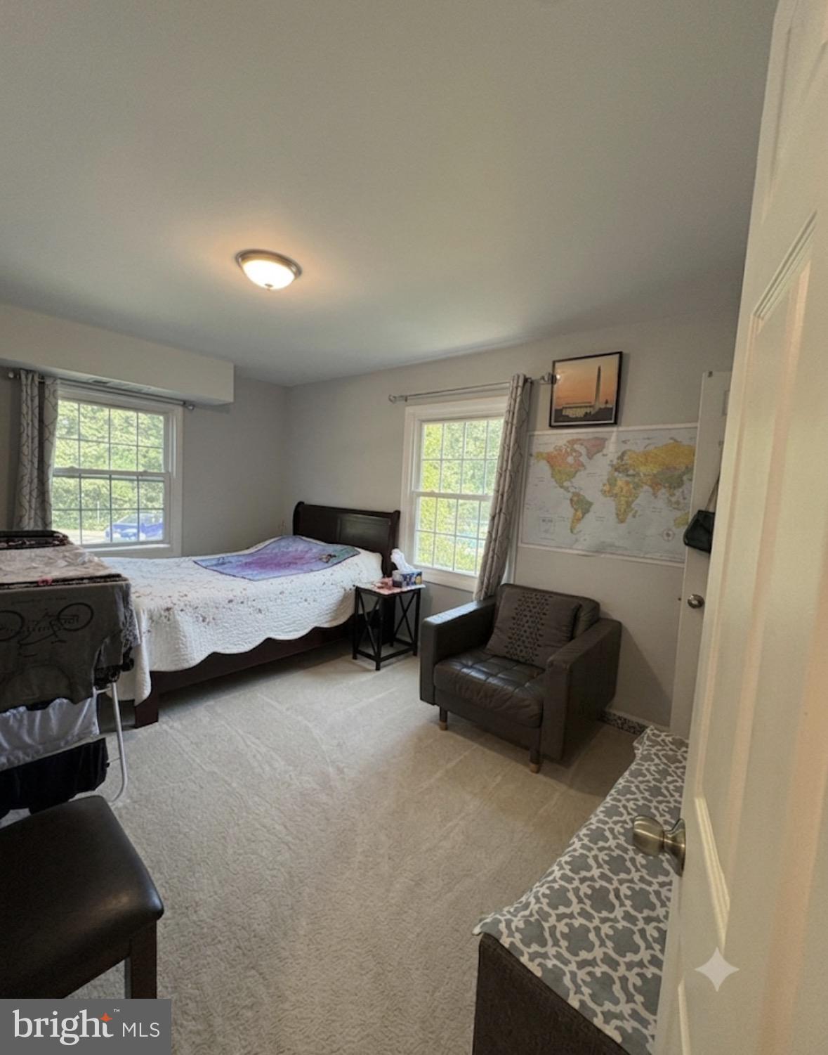 LYNDHURST CONDOS - Residential