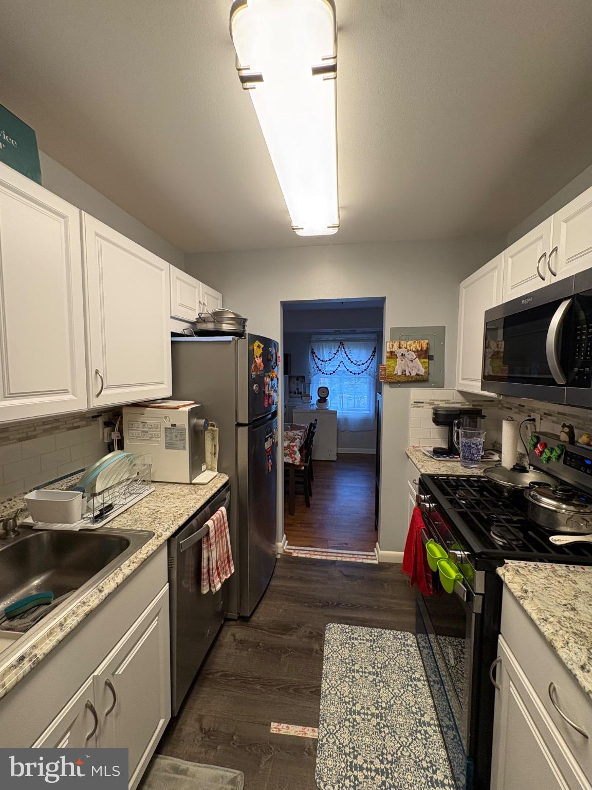 LYNDHURST CONDOS - Residential
