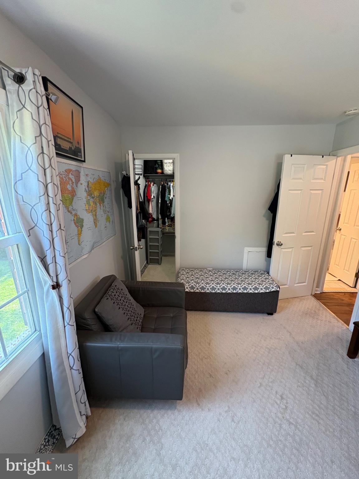 LYNDHURST CONDOS - Residential