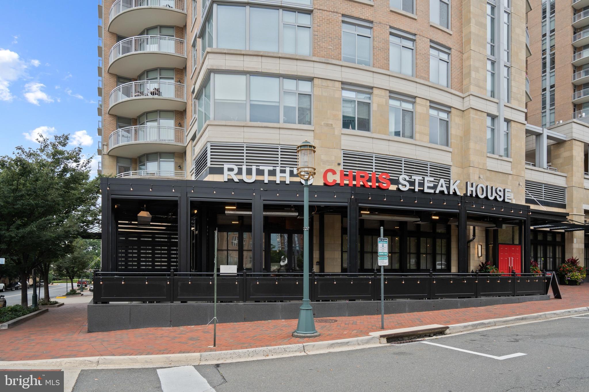 SAVOY AT RESTON TOWN CENTER - Residential