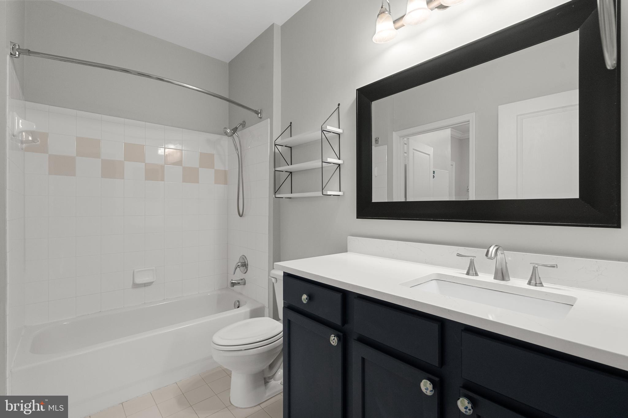 SAVOY AT RESTON TOWN CENTER - Residential