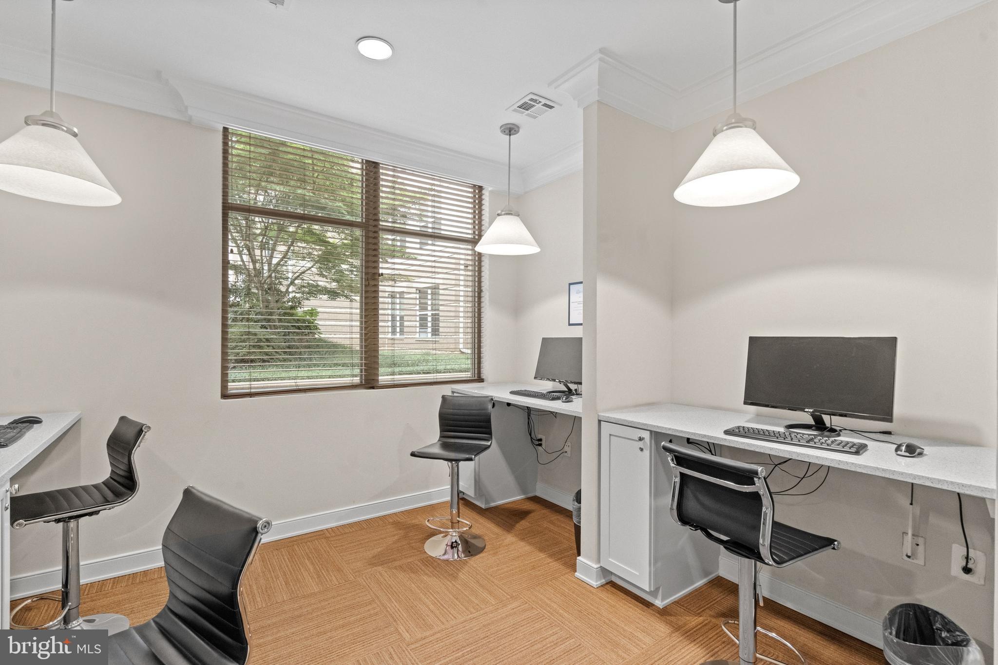 SAVOY AT RESTON TOWN CENTER - Residential