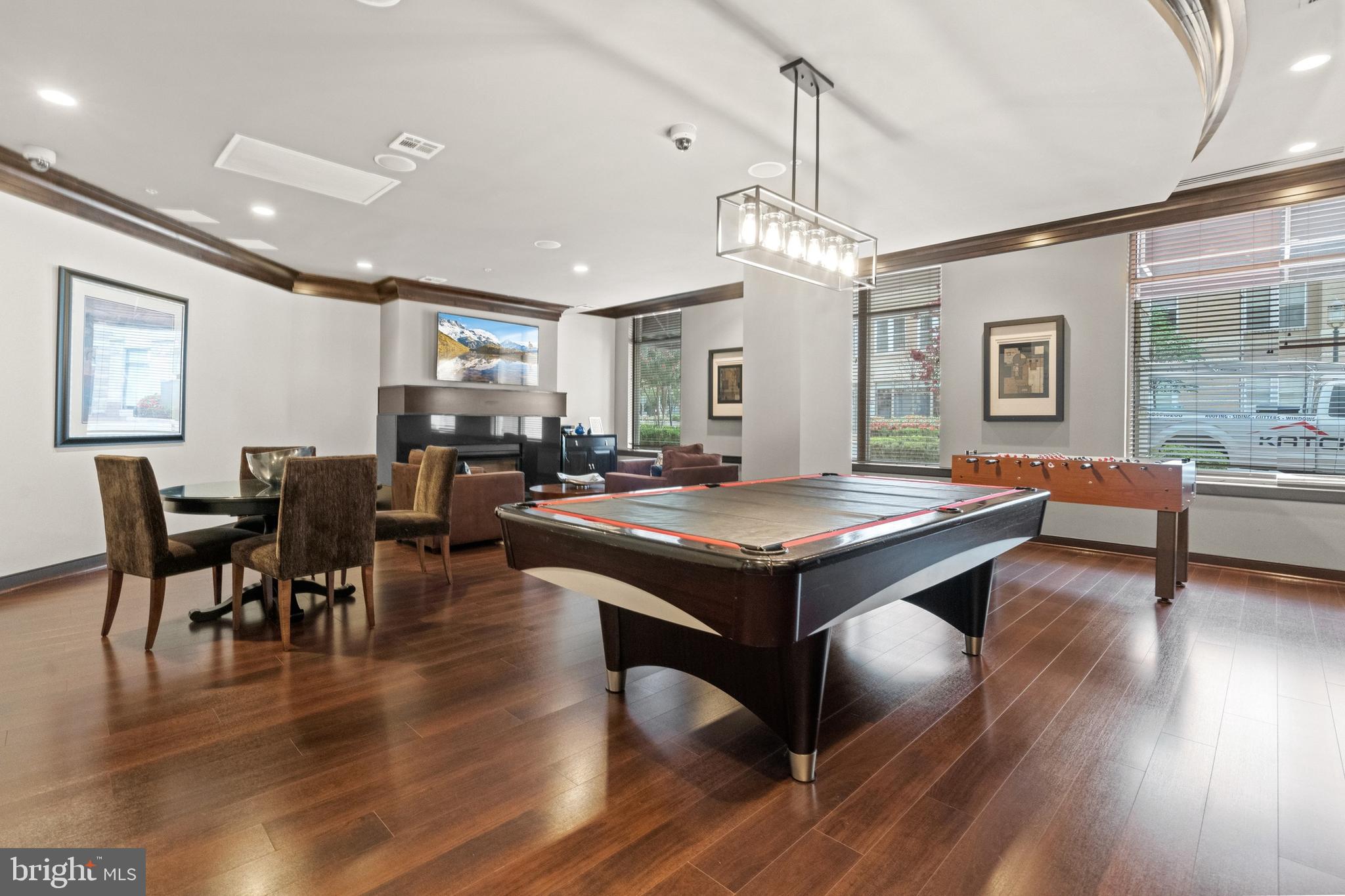 SAVOY AT RESTON TOWN CENTER - Residential