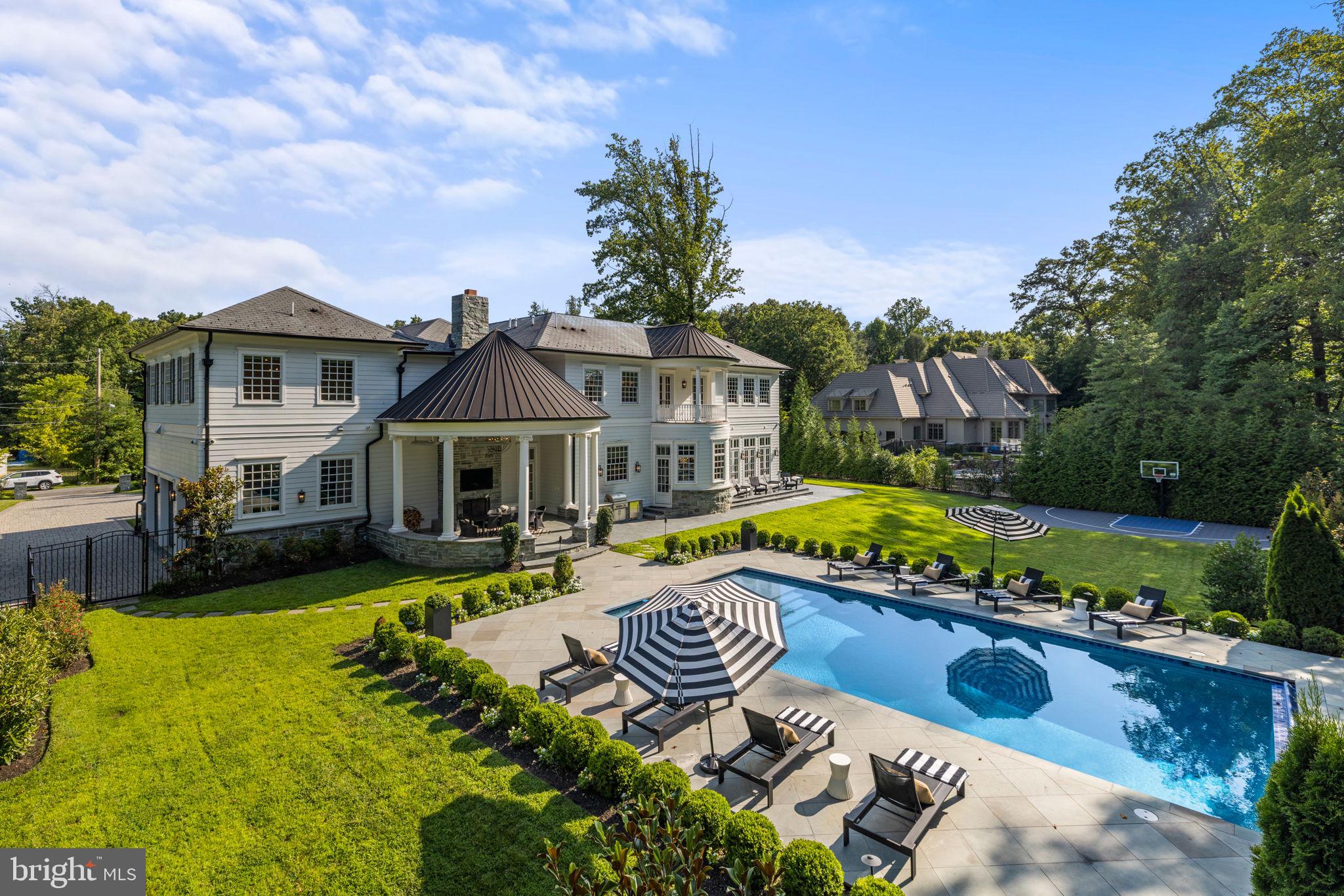 POTOMAC VILLAGE - Residential