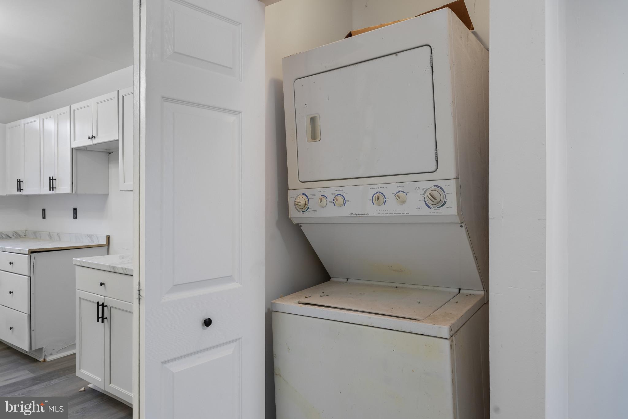 SANDTOWN-WINCHESTER - Residential
