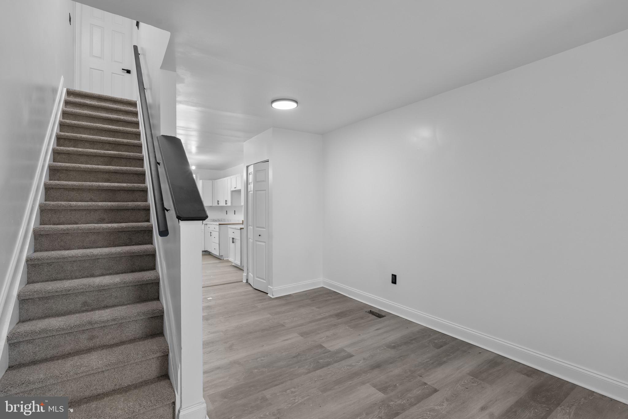 SANDTOWN-WINCHESTER - Residential