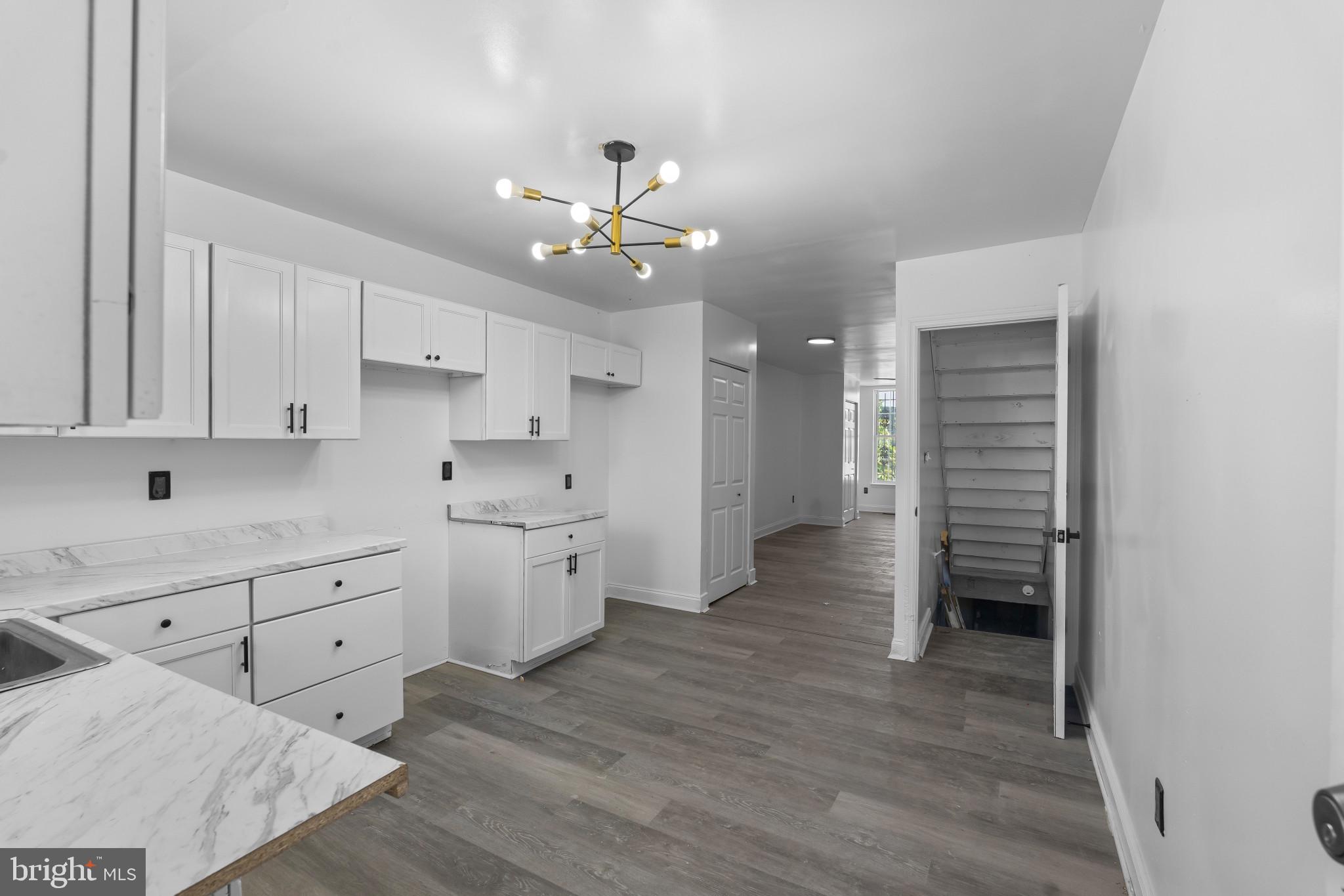 SANDTOWN-WINCHESTER - Residential
