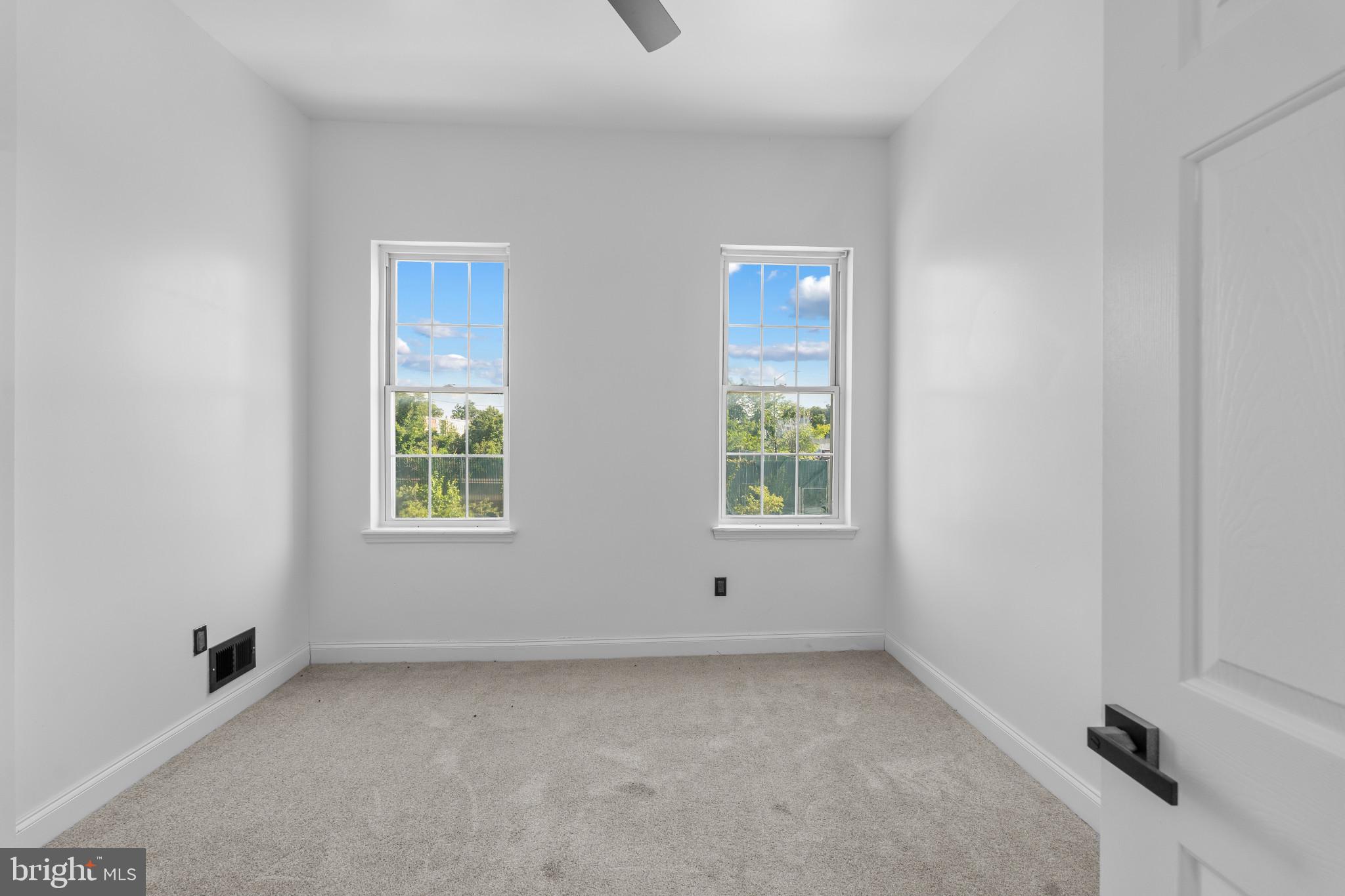 SANDTOWN-WINCHESTER - Residential