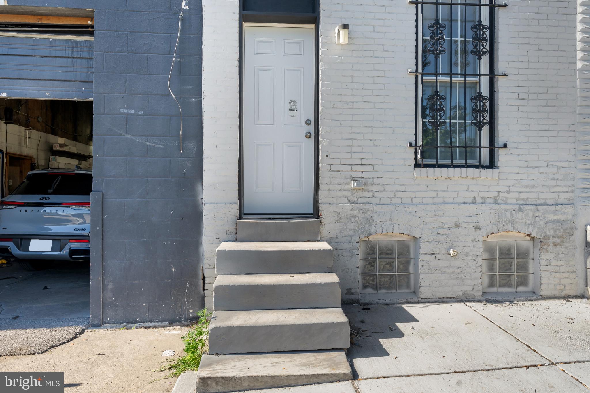 SANDTOWN-WINCHESTER - Residential