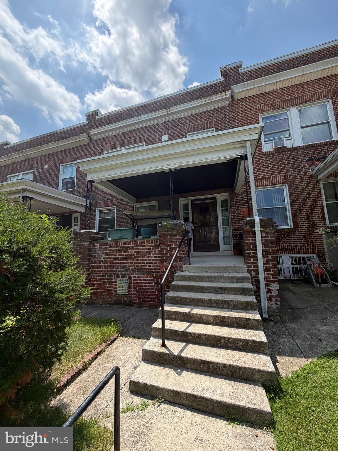 MONTEBELLO - Residential