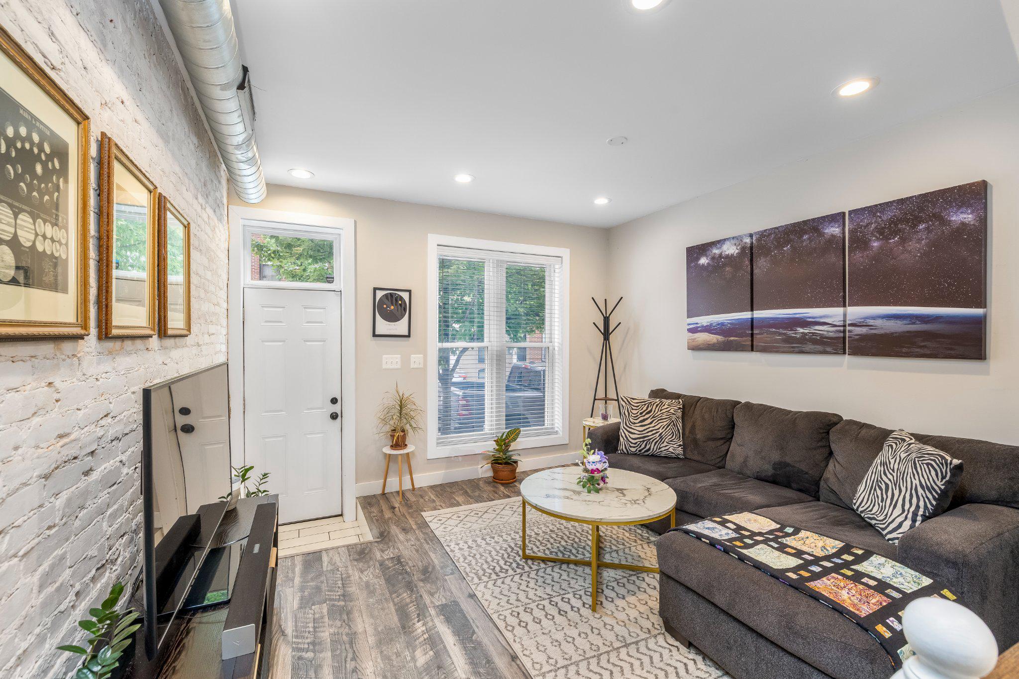 HIGHLANDTOWN - Residential