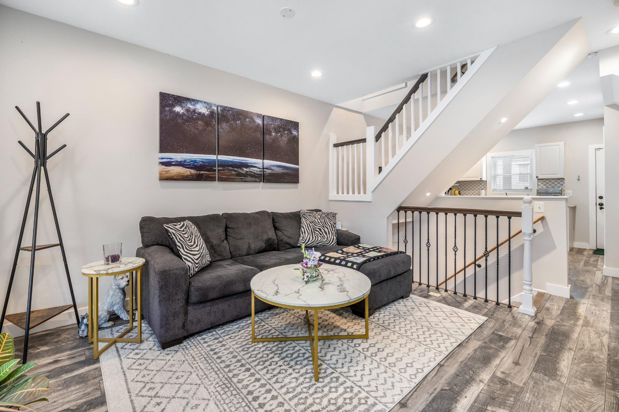 HIGHLANDTOWN - Residential