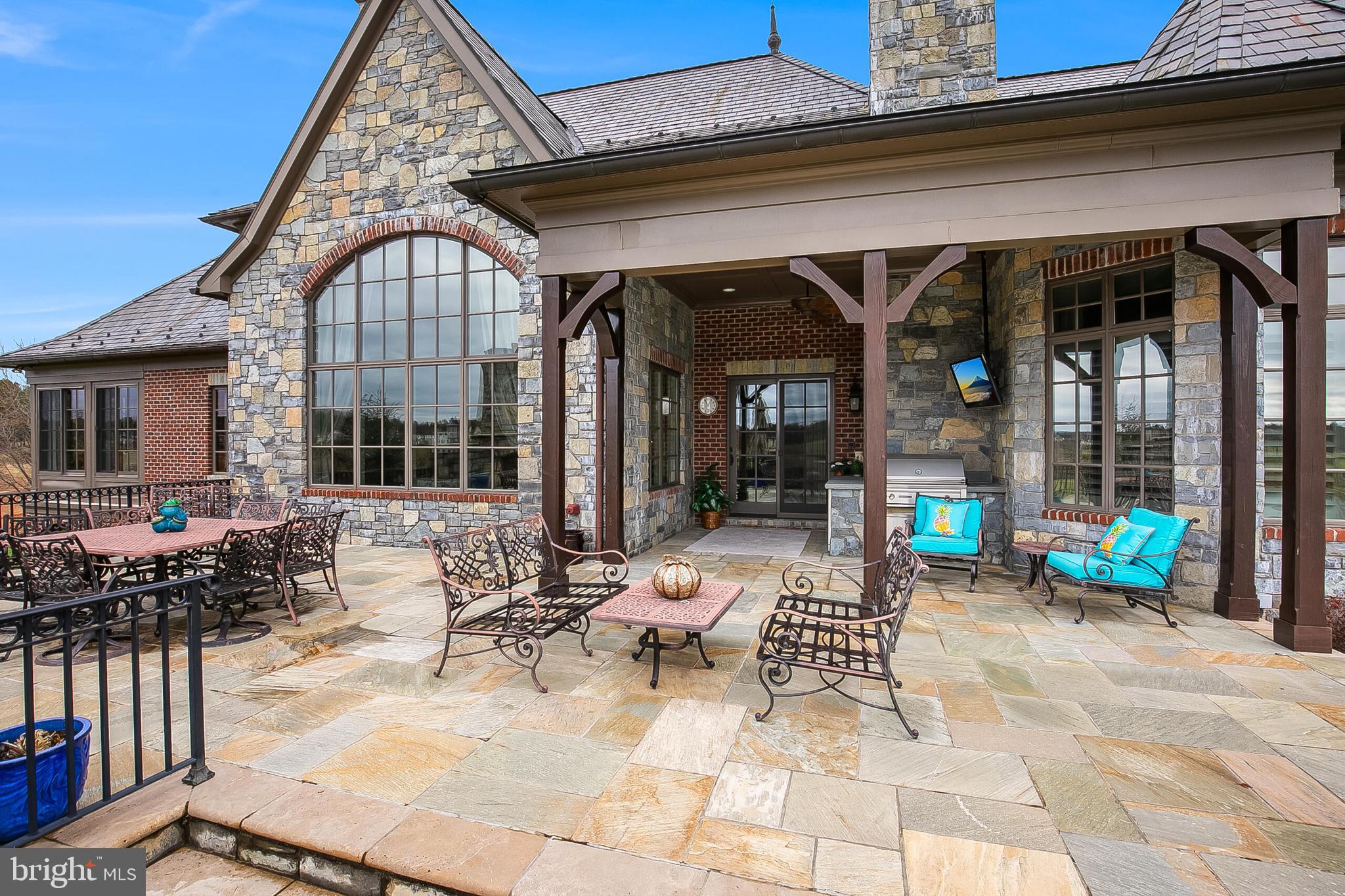CREIGHTON FARMS - Residential