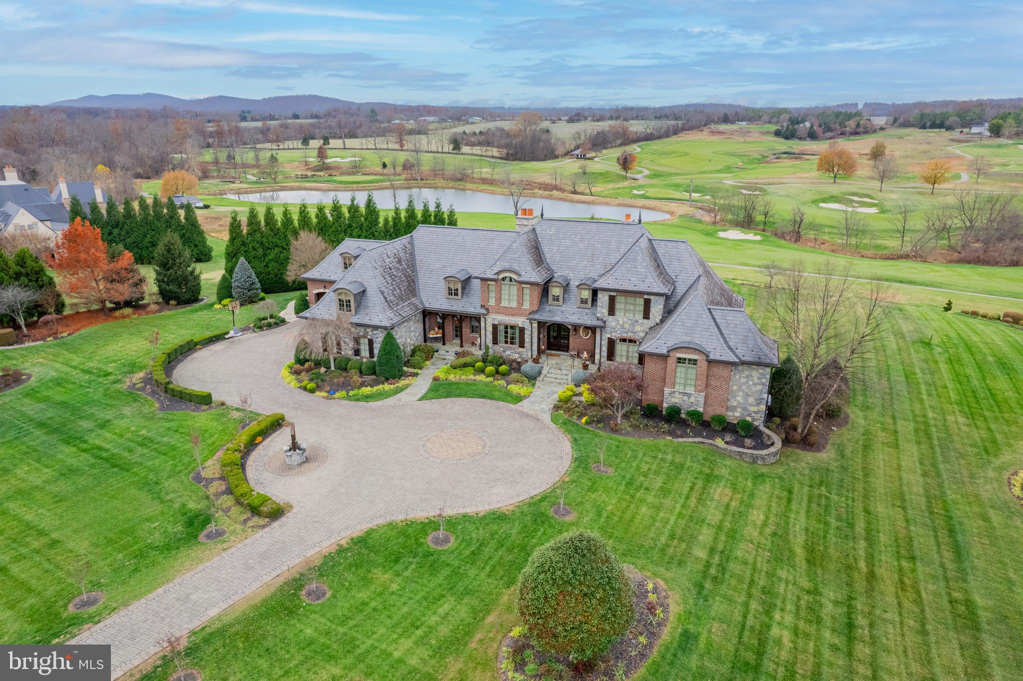 CREIGHTON FARMS - Residential