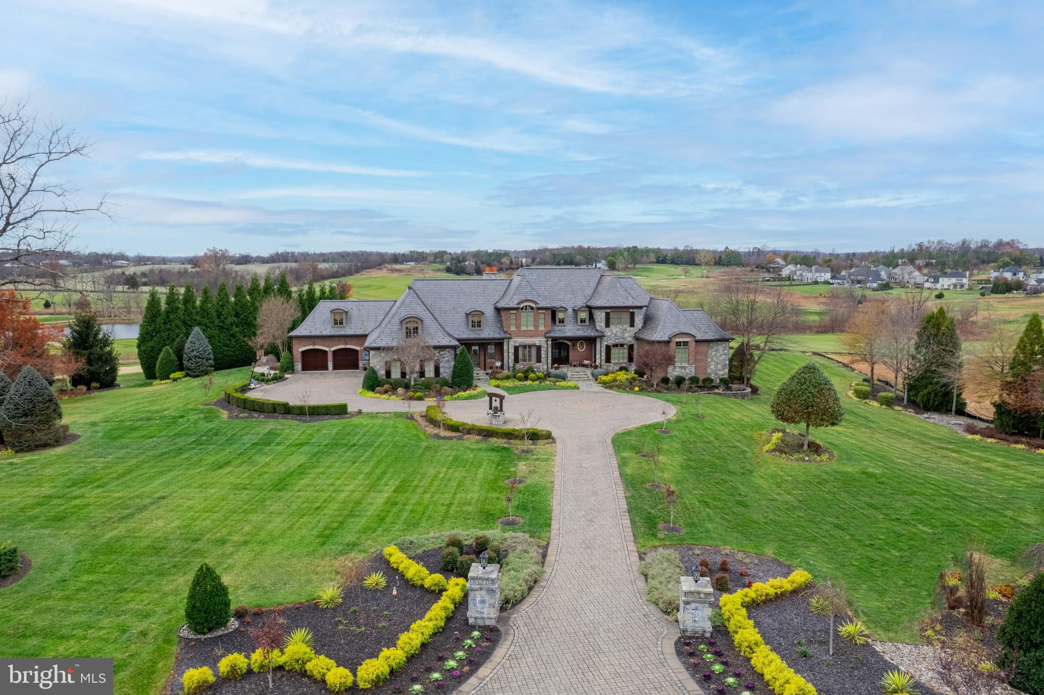 CREIGHTON FARMS - Residential
