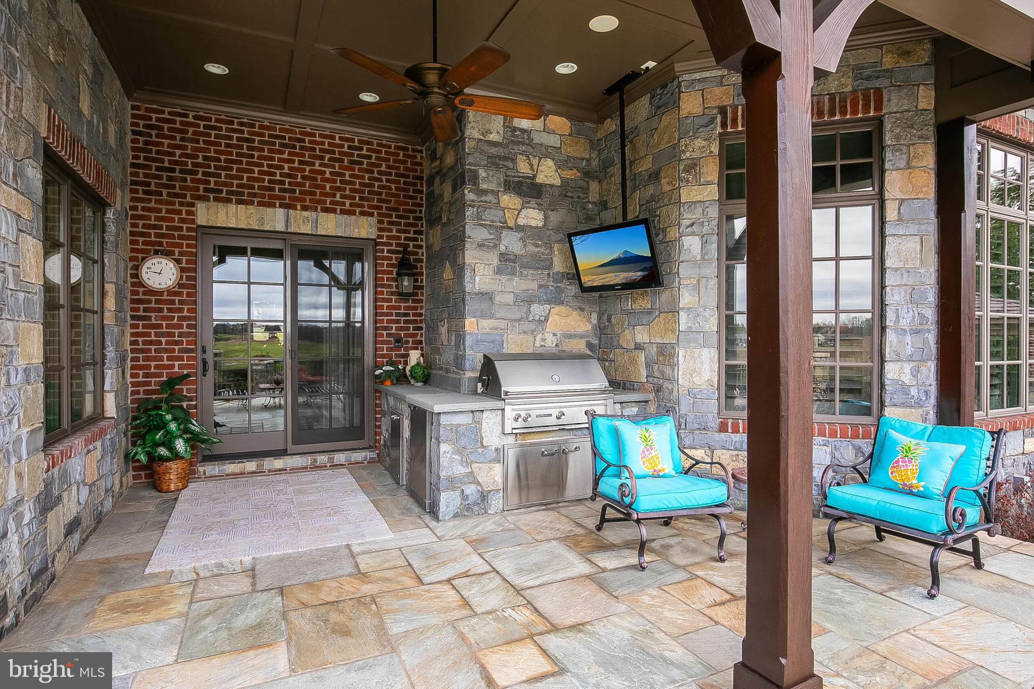 CREIGHTON FARMS - Residential