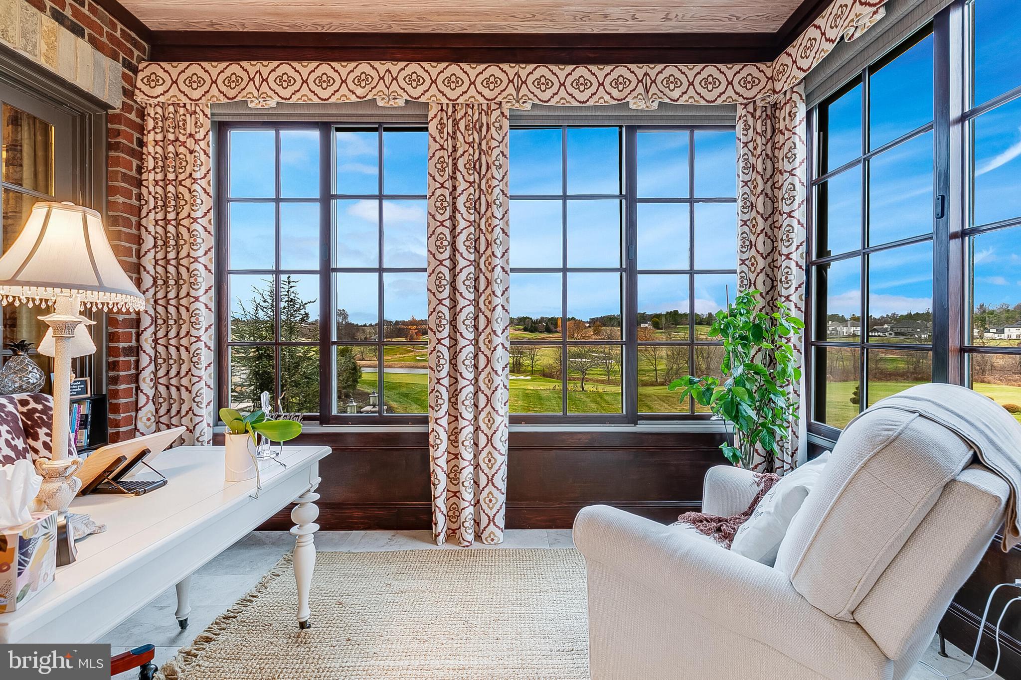 CREIGHTON FARMS - Residential