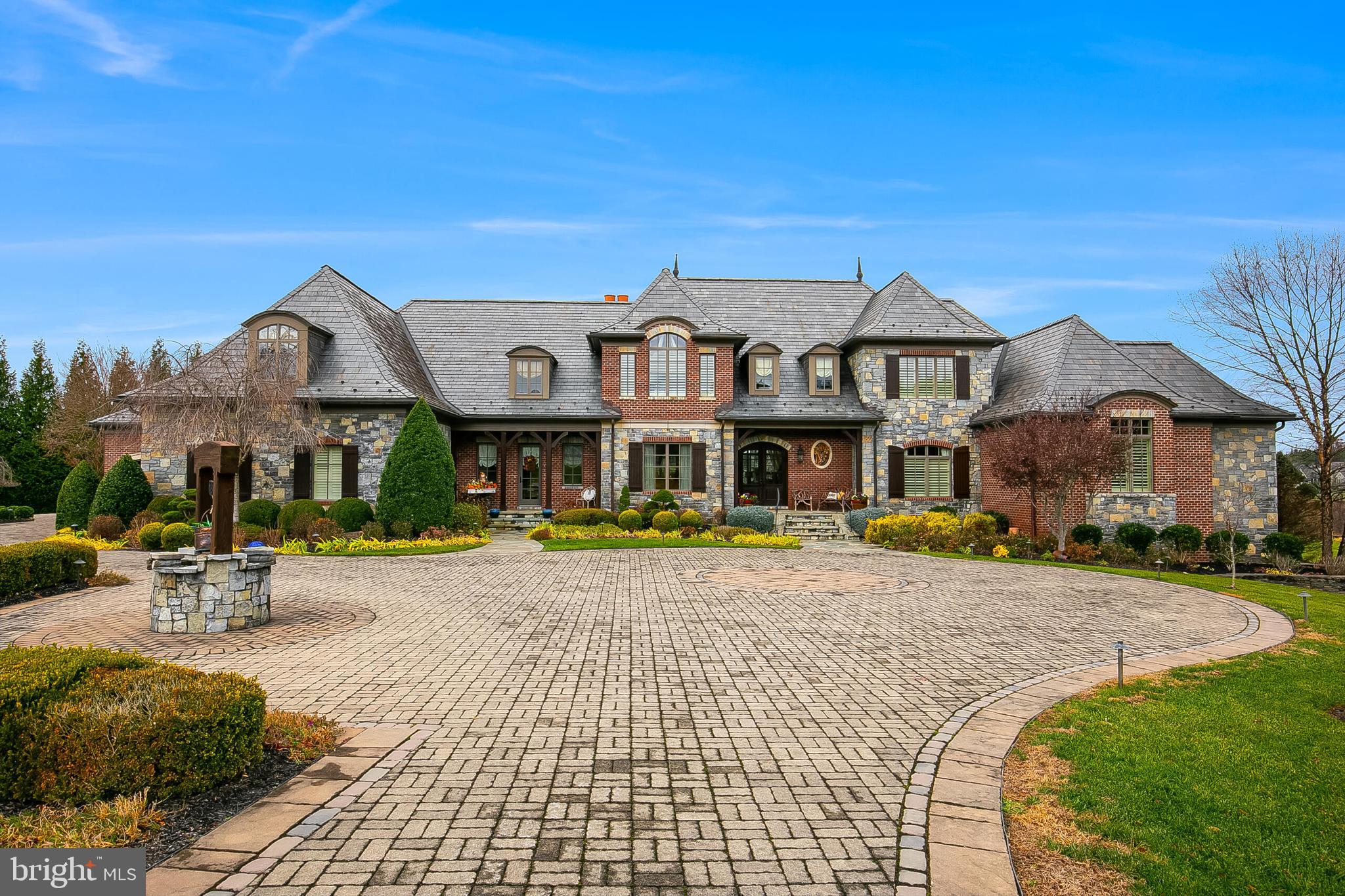 CREIGHTON FARMS - Residential