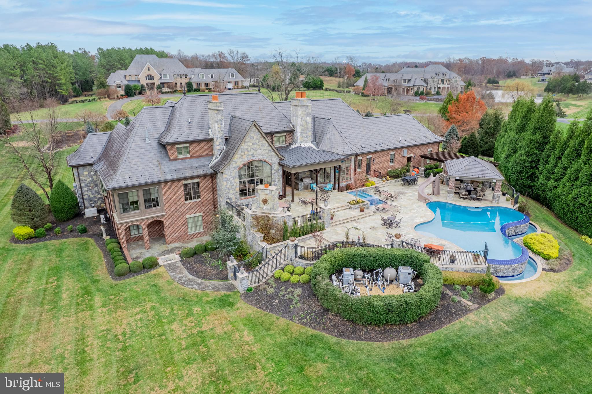 CREIGHTON FARMS - Residential