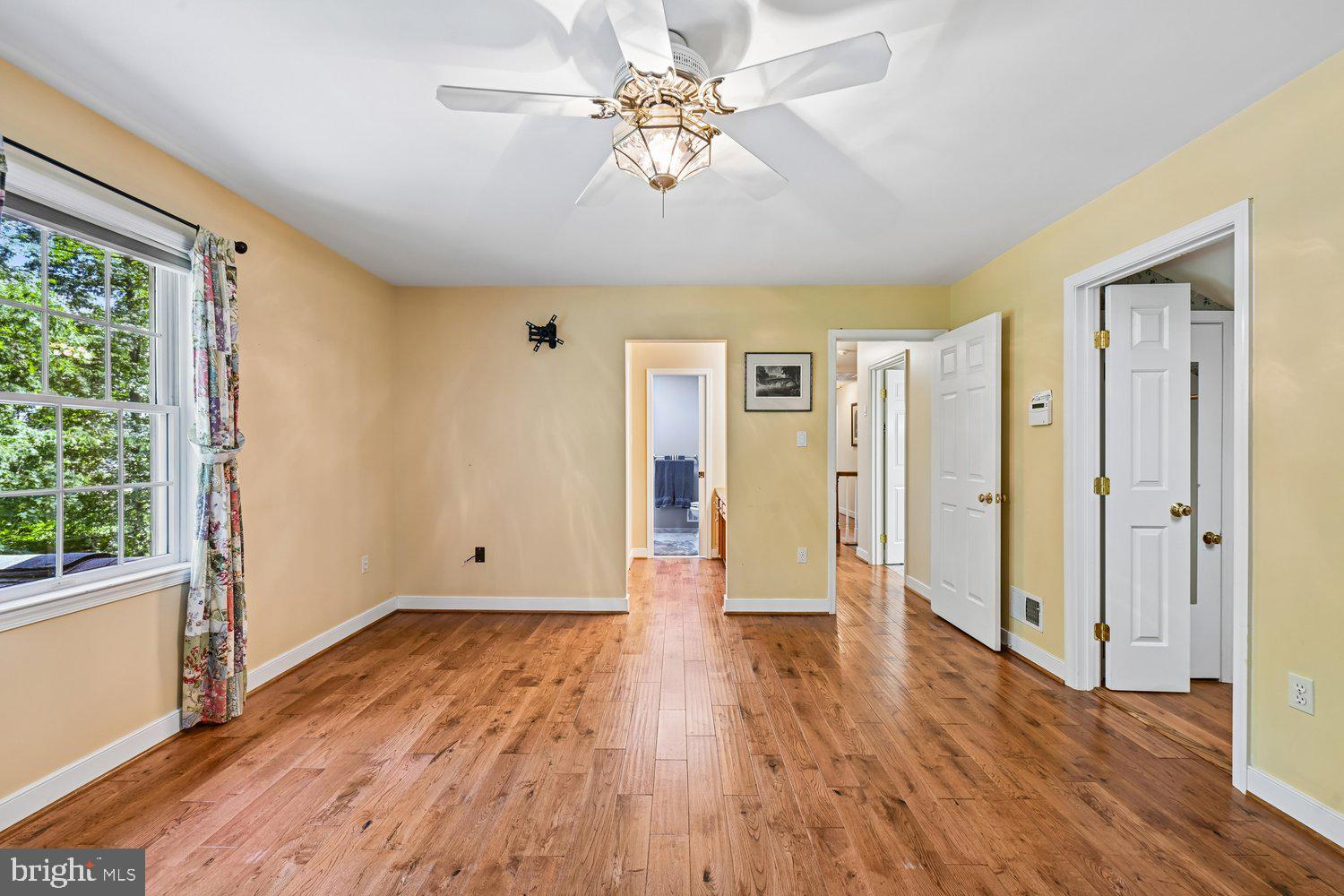 CALVERTON - Residential