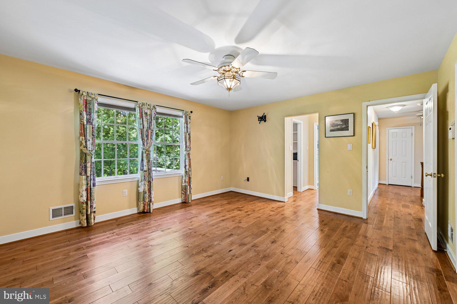 CALVERTON - Residential