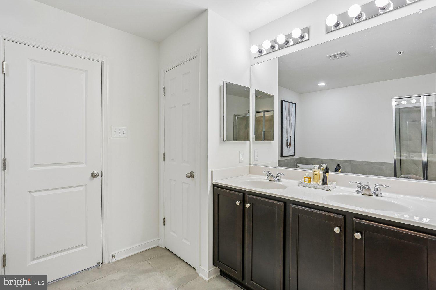 SUMMIT HALL RESERVE - Residential