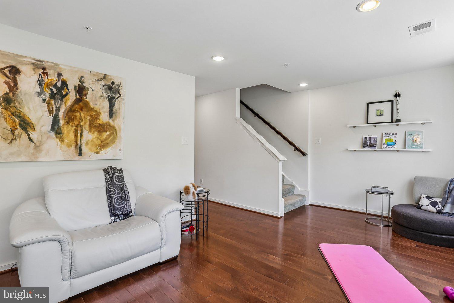 SUMMIT HALL RESERVE - Residential