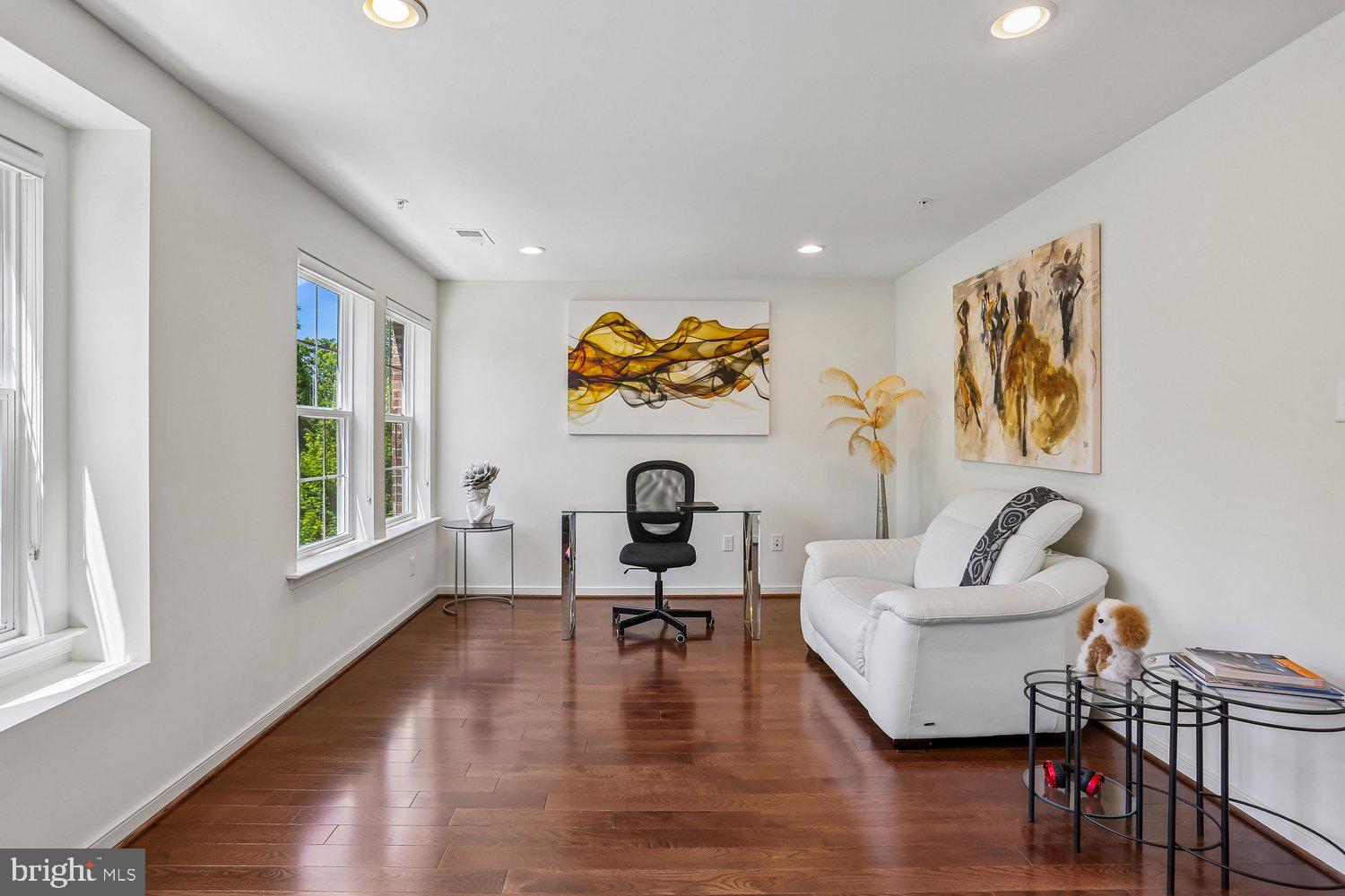 SUMMIT HALL RESERVE - Residential