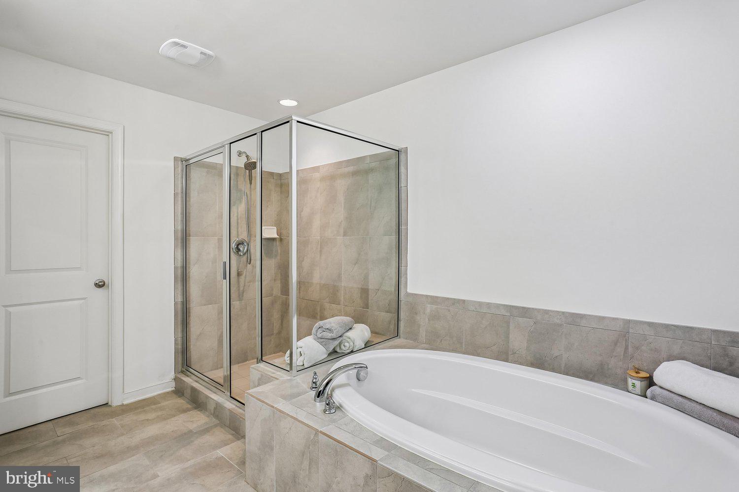 SUMMIT HALL RESERVE - Residential