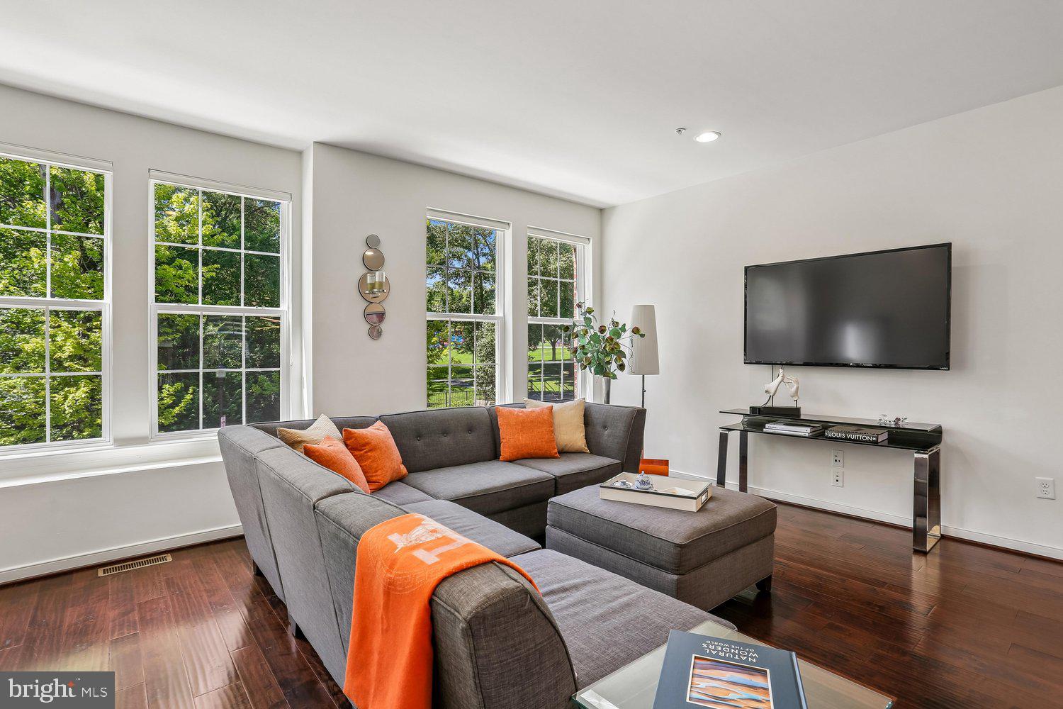 SUMMIT HALL RESERVE - Residential