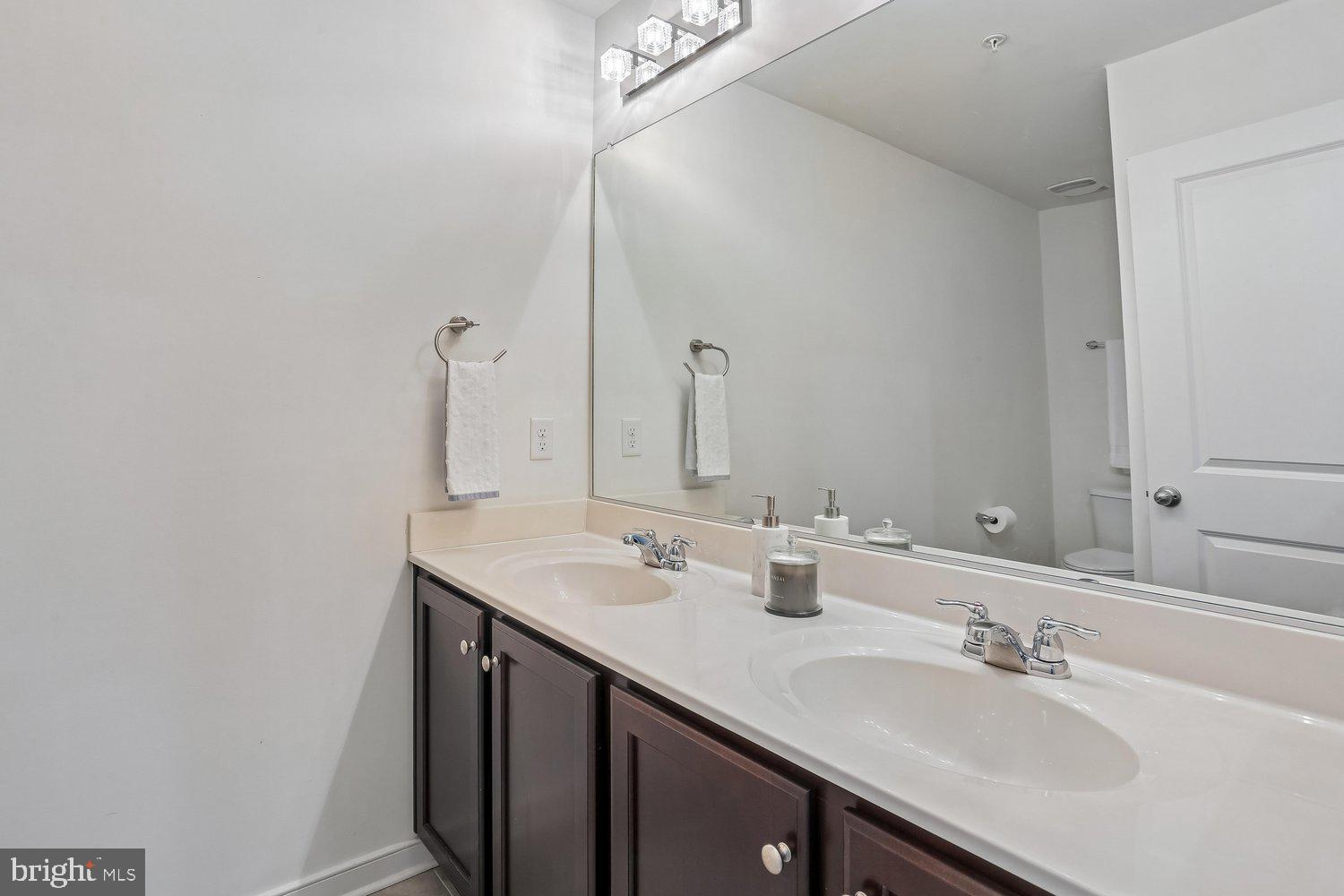 SUMMIT HALL RESERVE - Residential