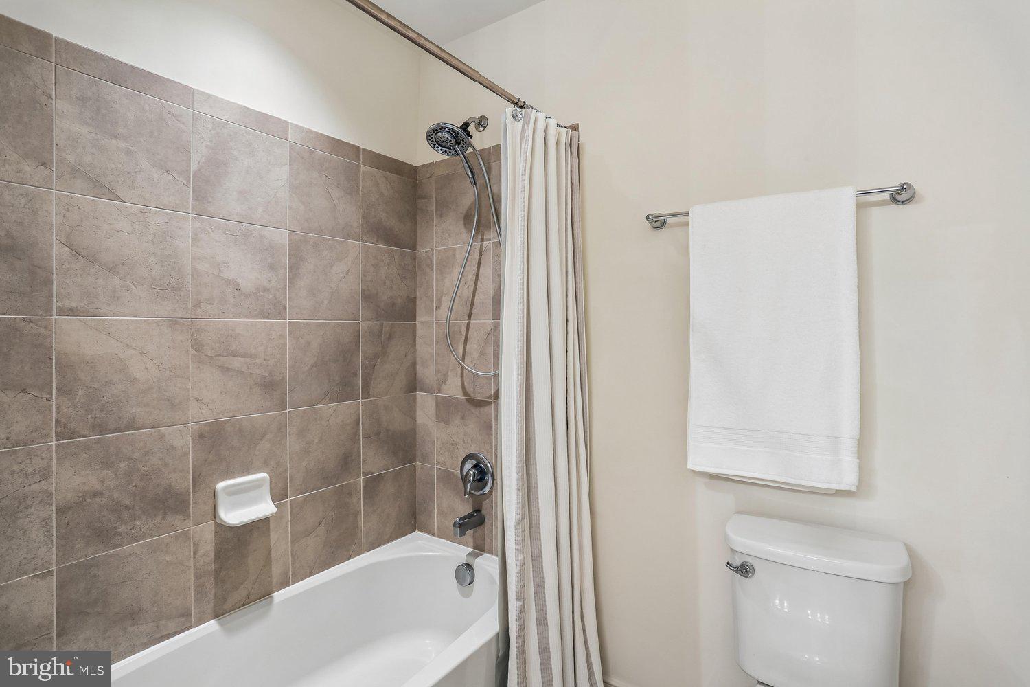 SUMMIT HALL RESERVE - Residential