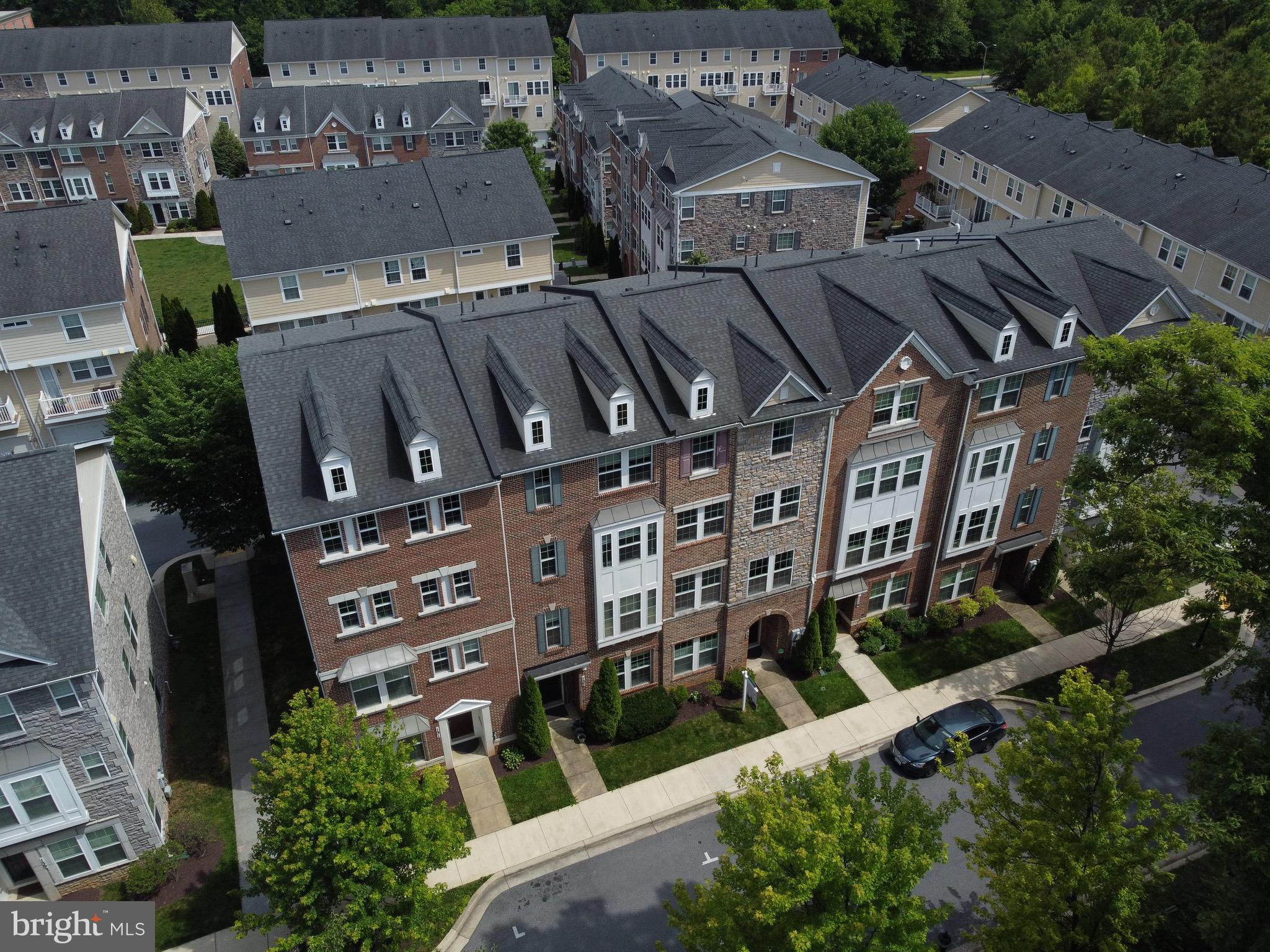 SUMMIT HALL RESERVE - Residential