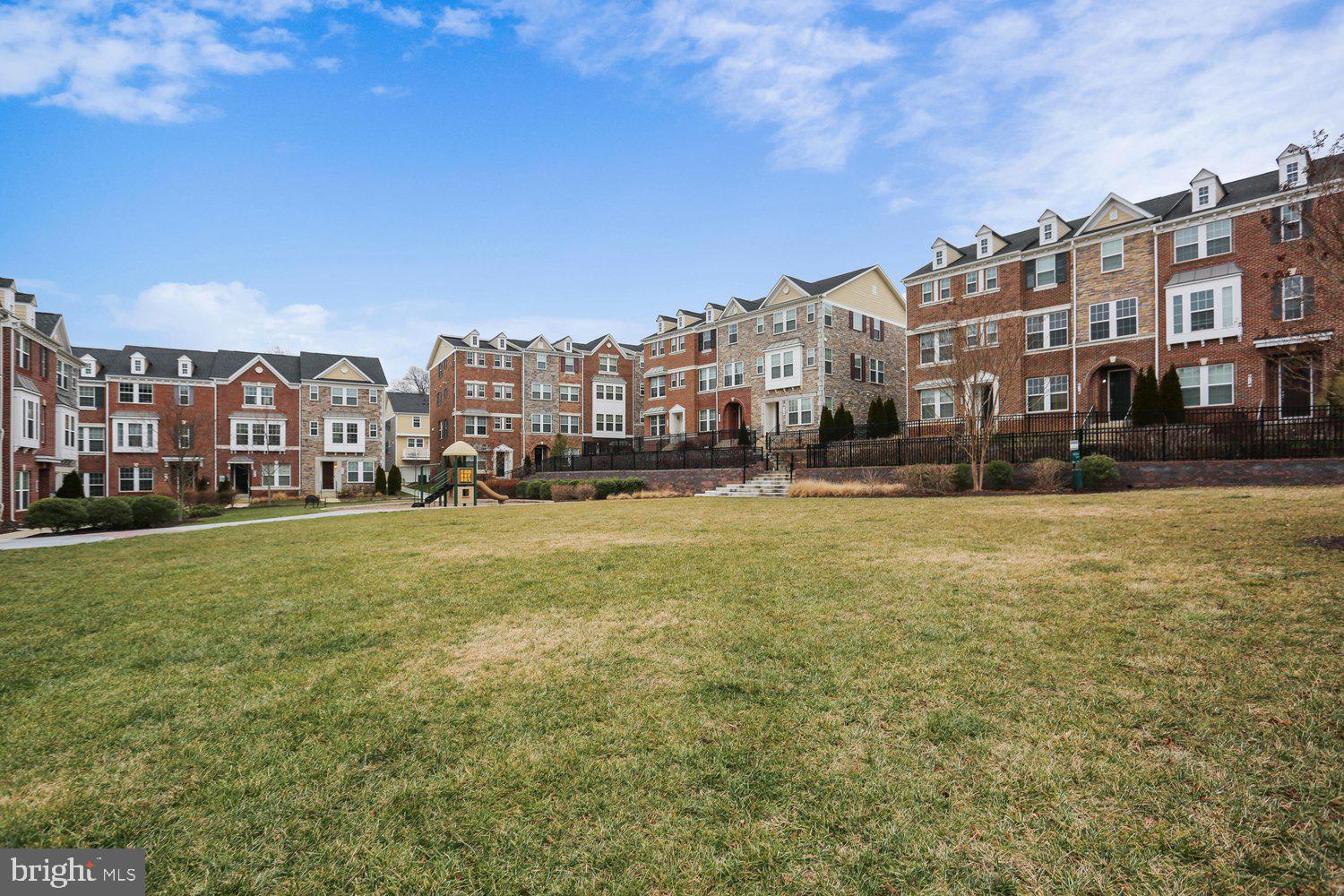 SUMMIT HALL RESERVE - Residential