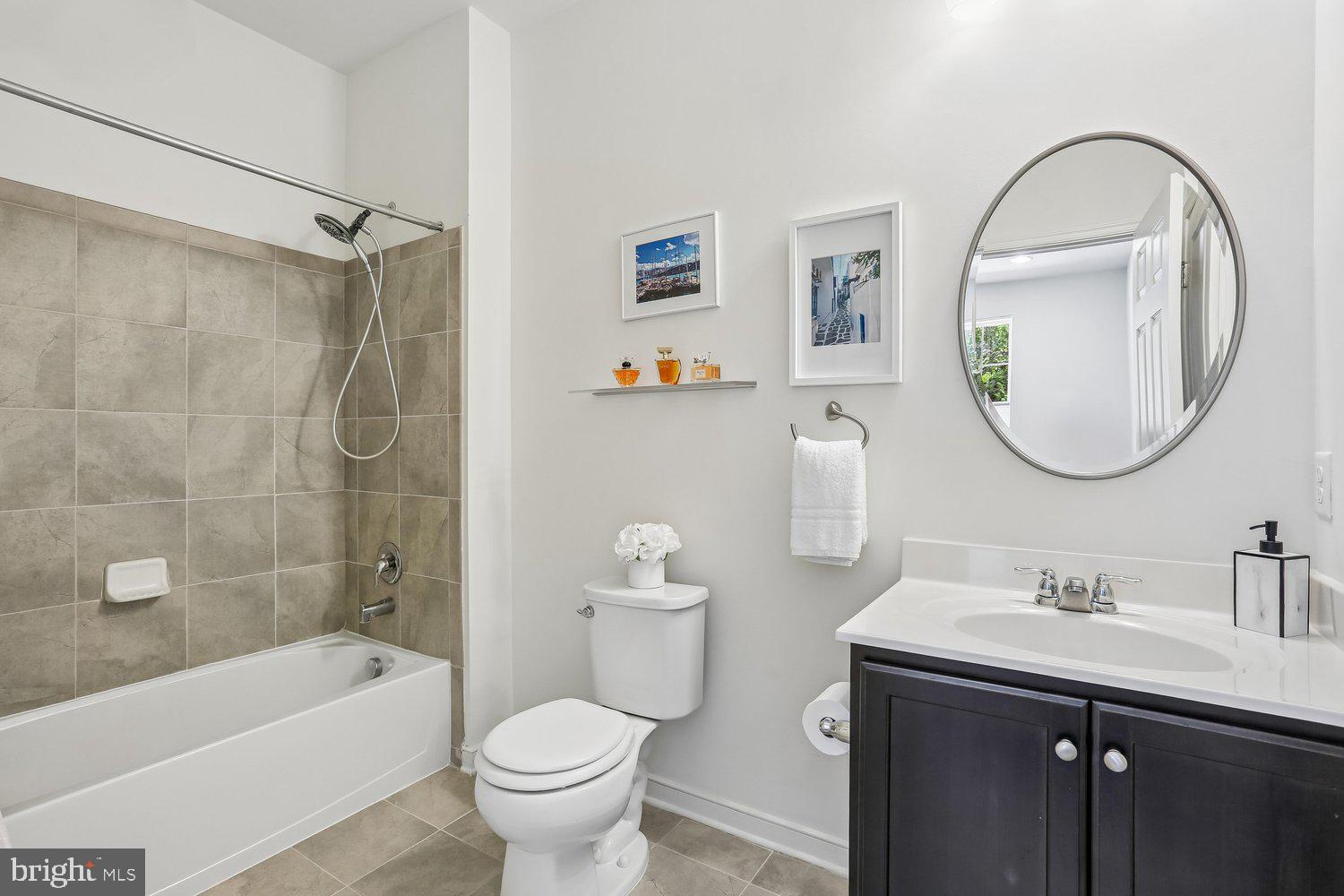 SUMMIT HALL RESERVE - Residential