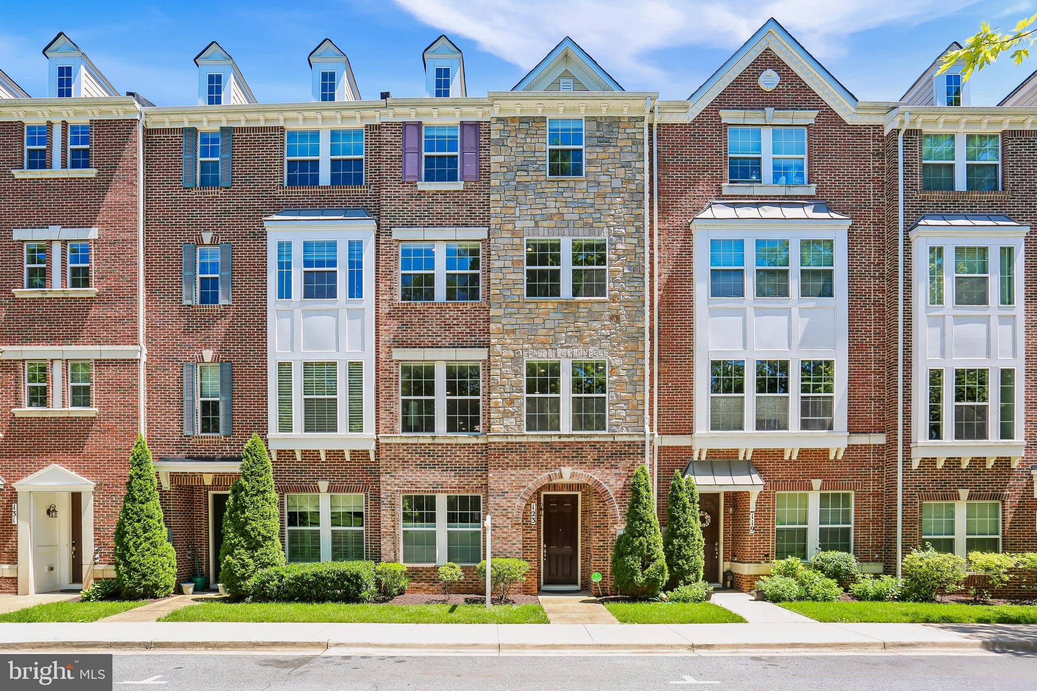 SUMMIT HALL RESERVE - Residential