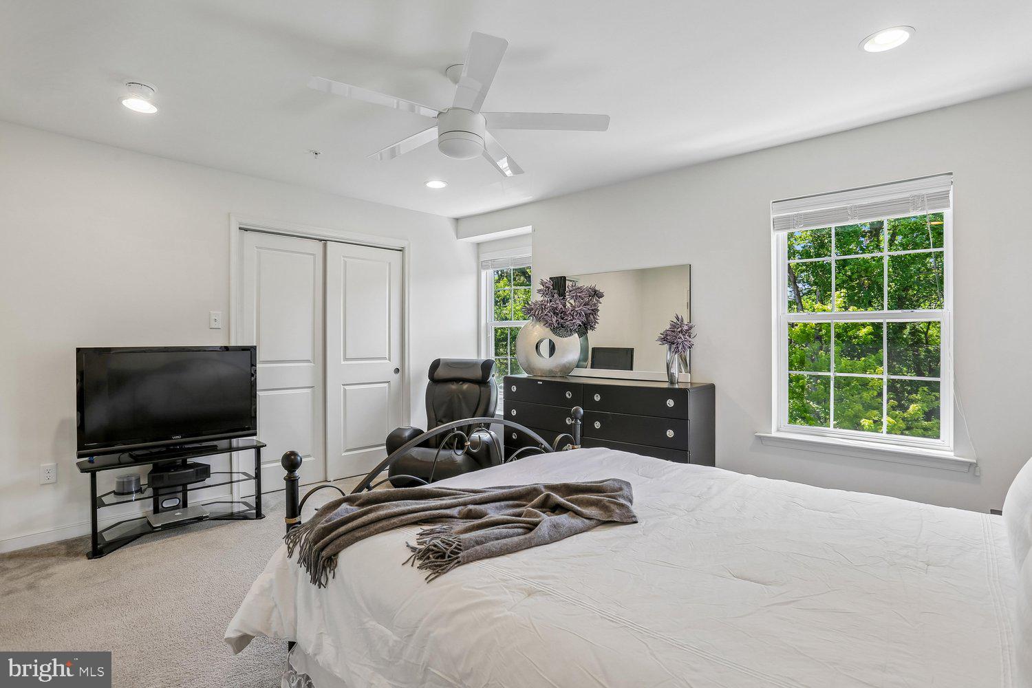 SUMMIT HALL RESERVE - Residential