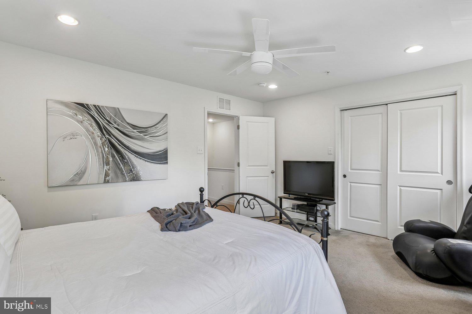 SUMMIT HALL RESERVE - Residential