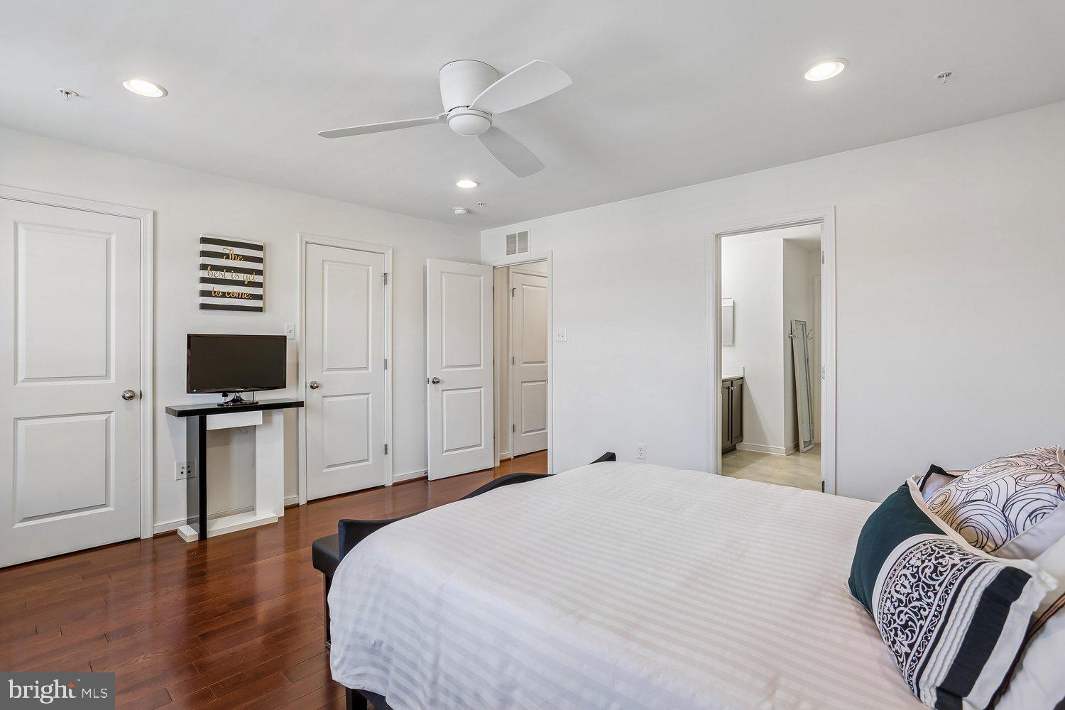 SUMMIT HALL RESERVE - Residential