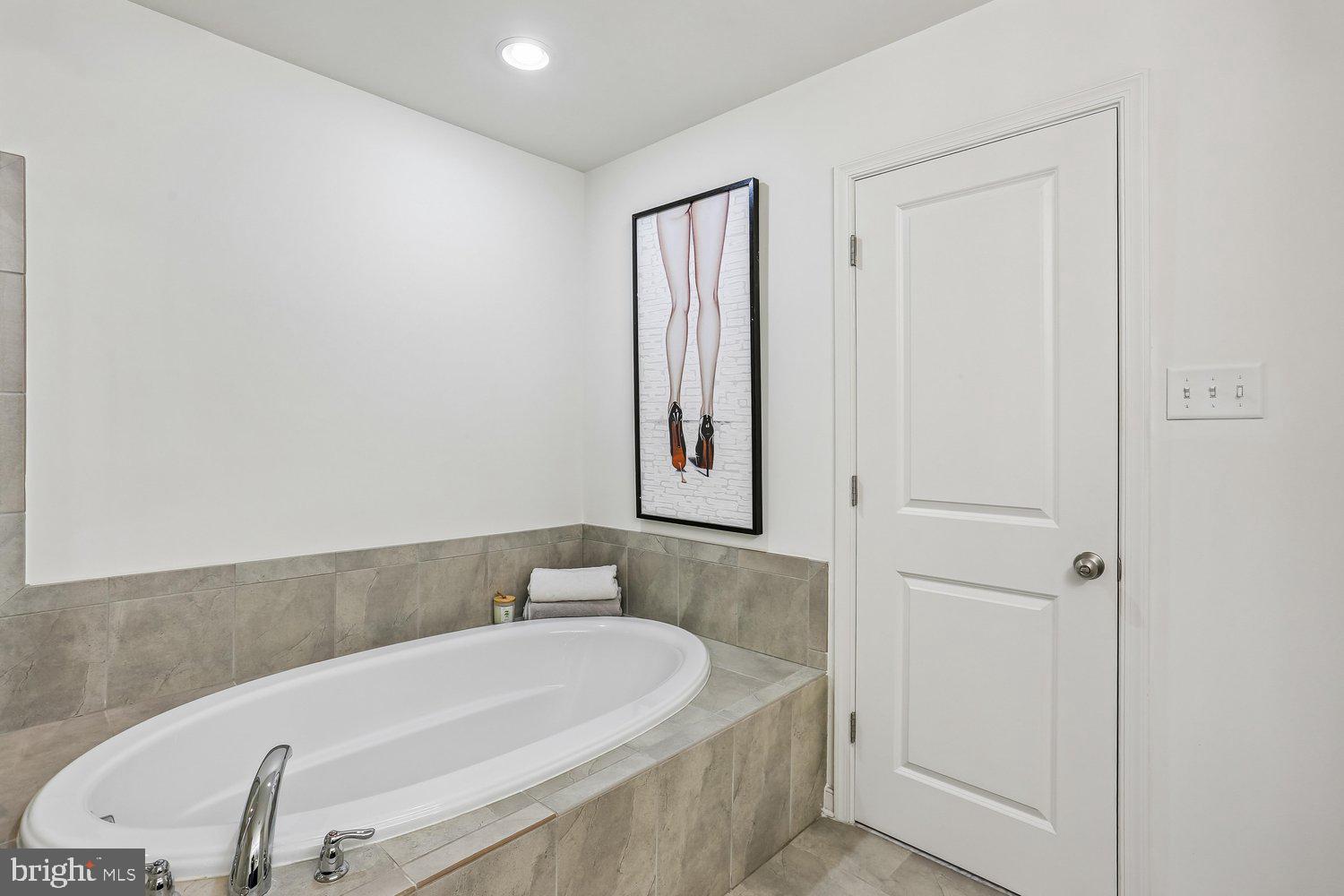SUMMIT HALL RESERVE - Residential