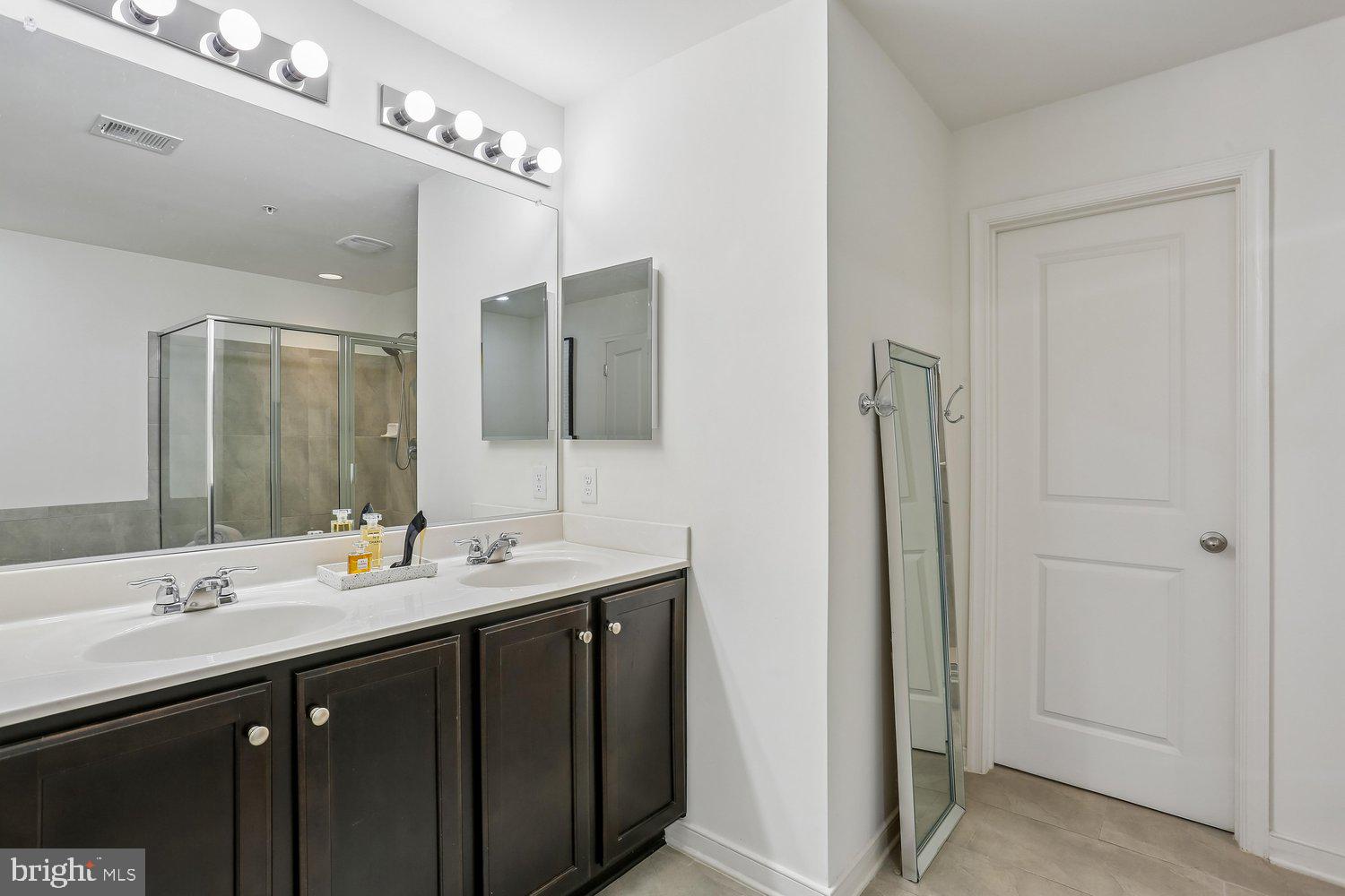 SUMMIT HALL RESERVE - Residential