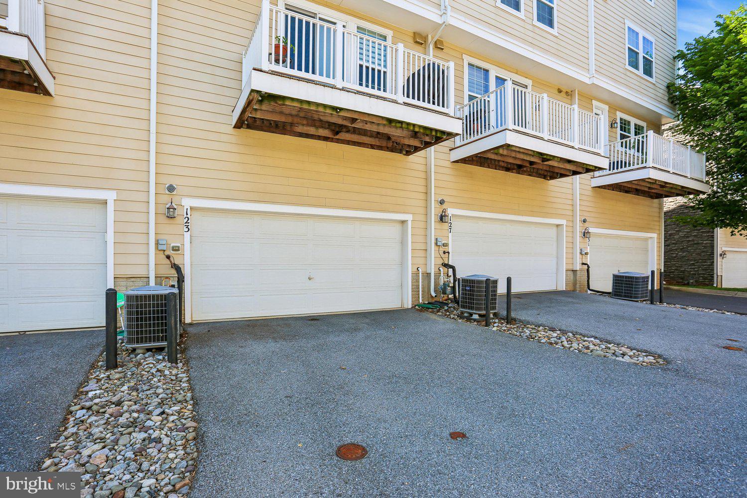 SUMMIT HALL RESERVE - Residential