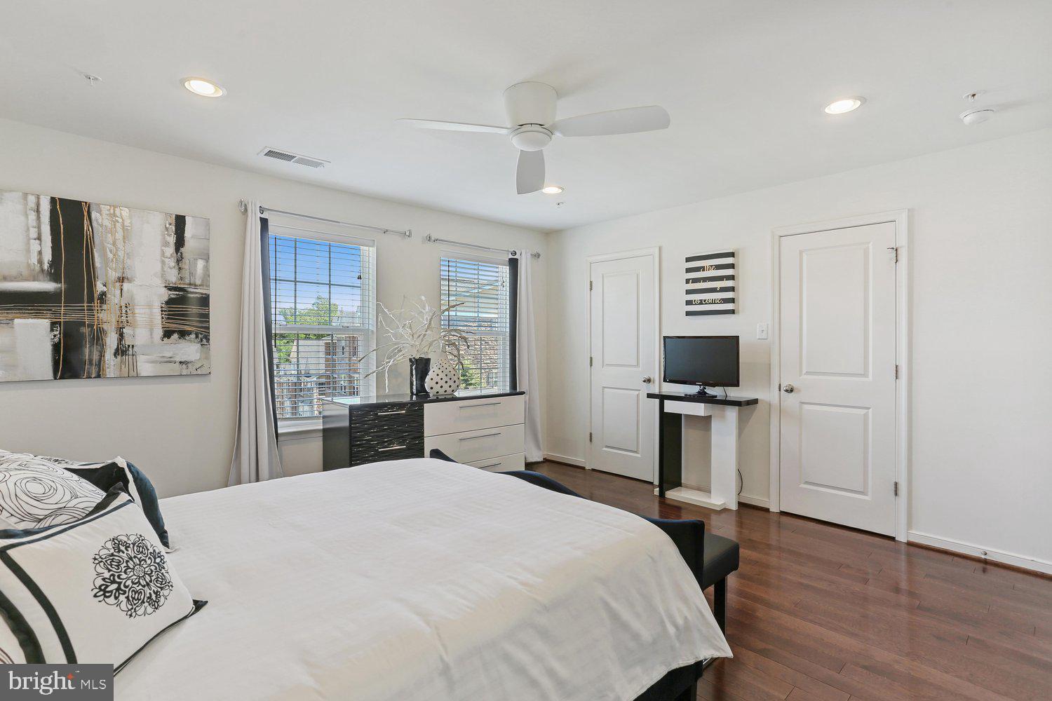 SUMMIT HALL RESERVE - Residential