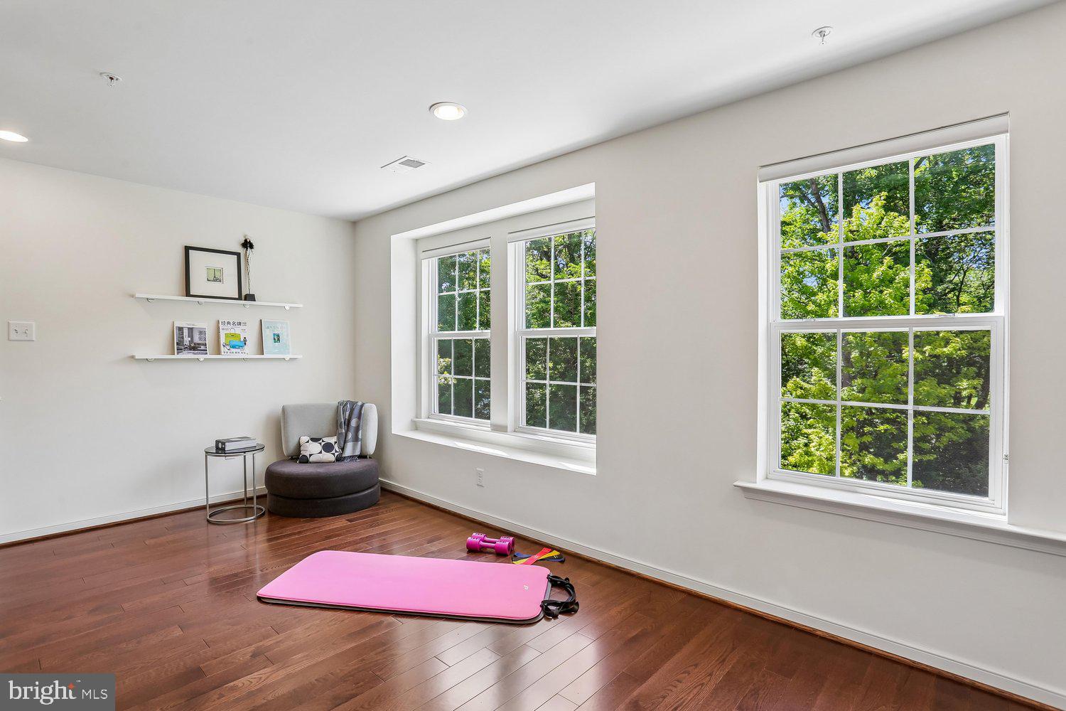 SUMMIT HALL RESERVE - Residential