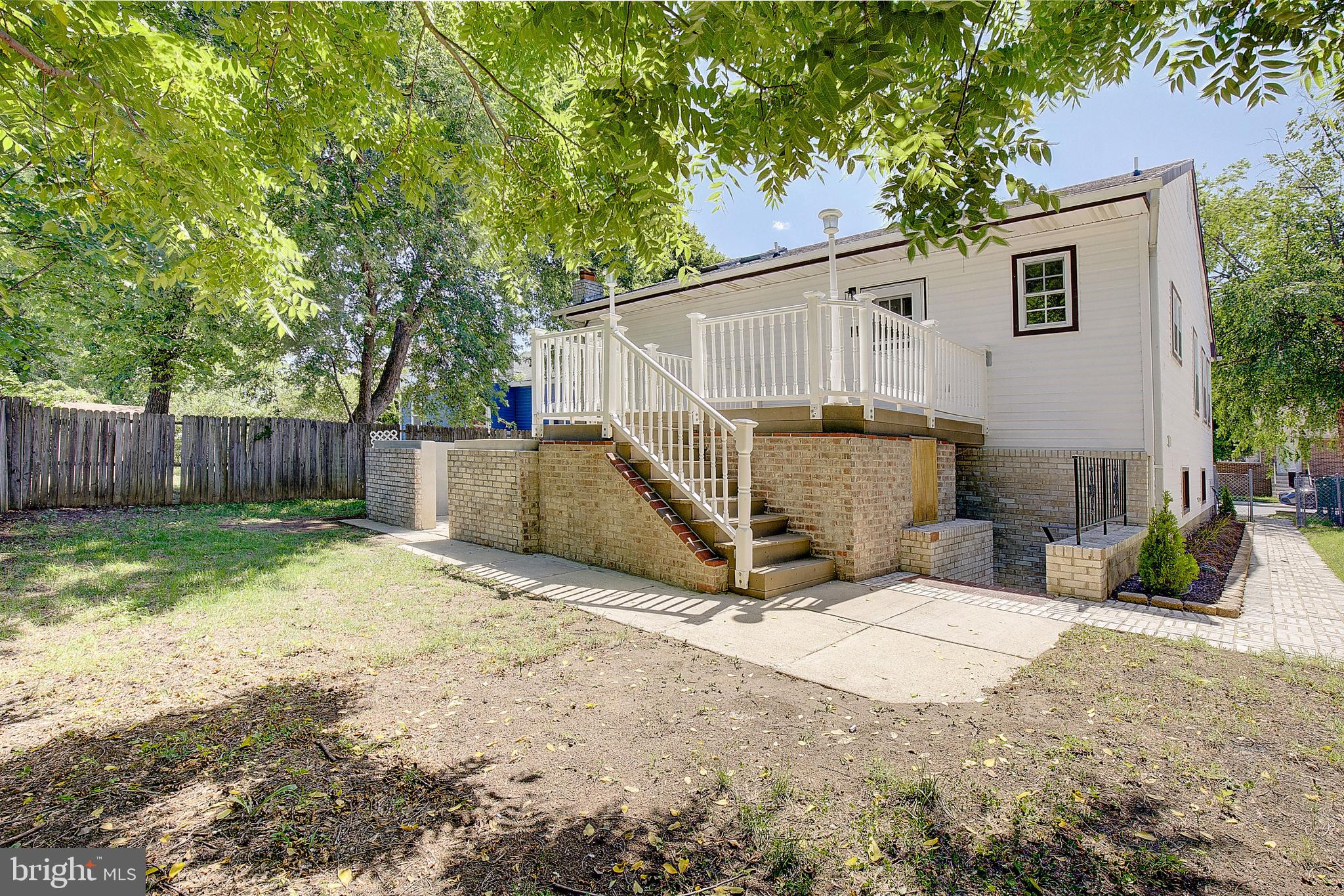 NORTH BRENTWOOD - Residential