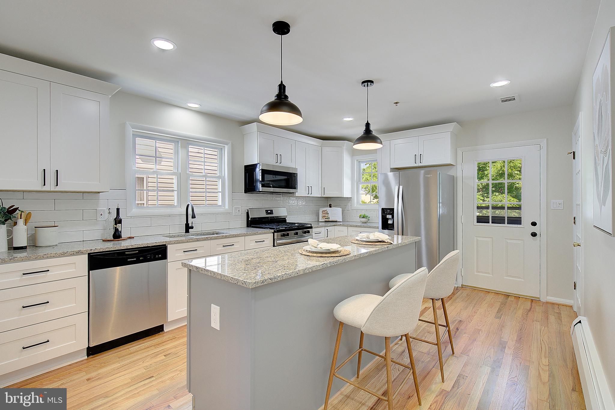 NORTH BRENTWOOD - Residential