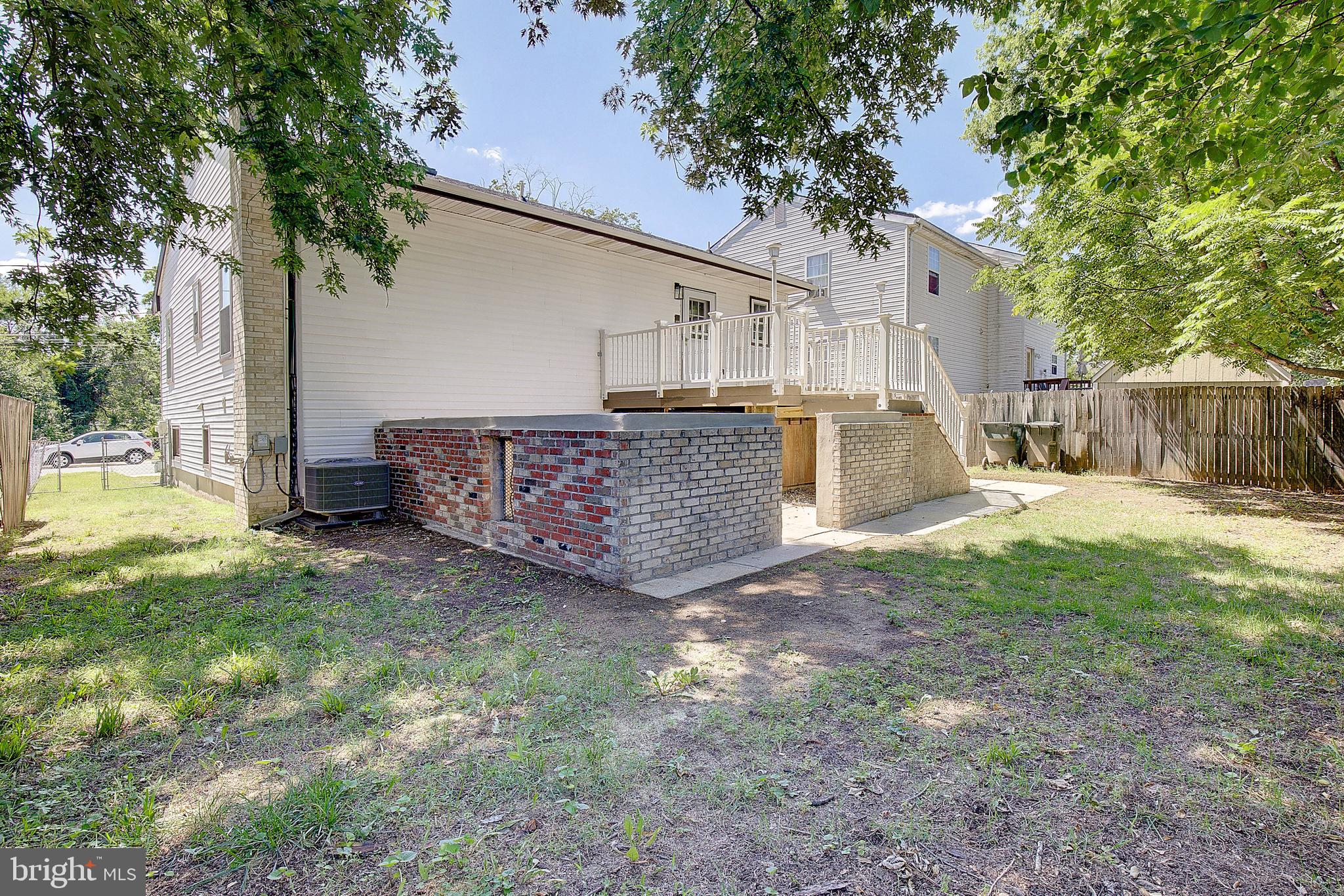 NORTH BRENTWOOD - Residential