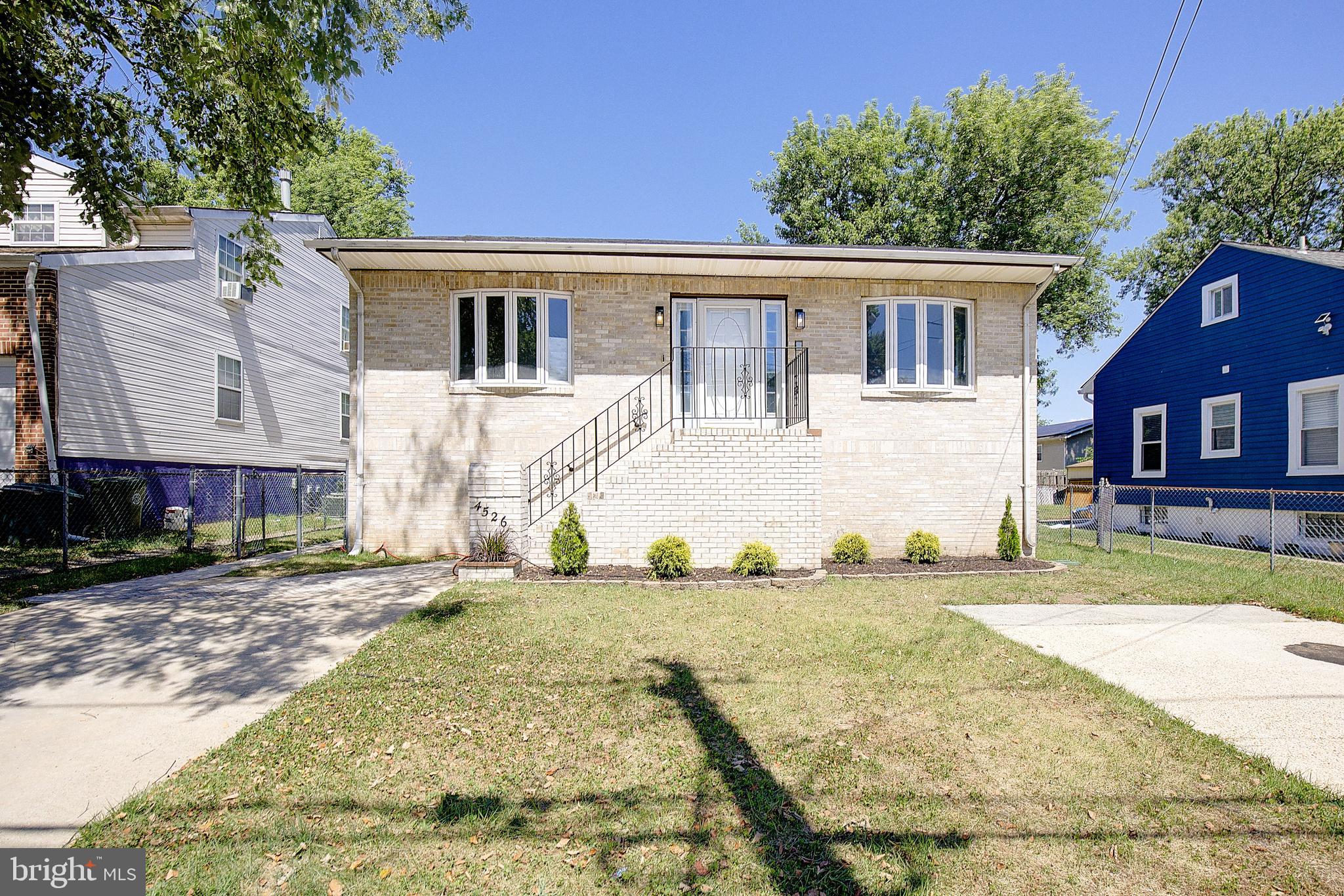 NORTH BRENTWOOD - Residential